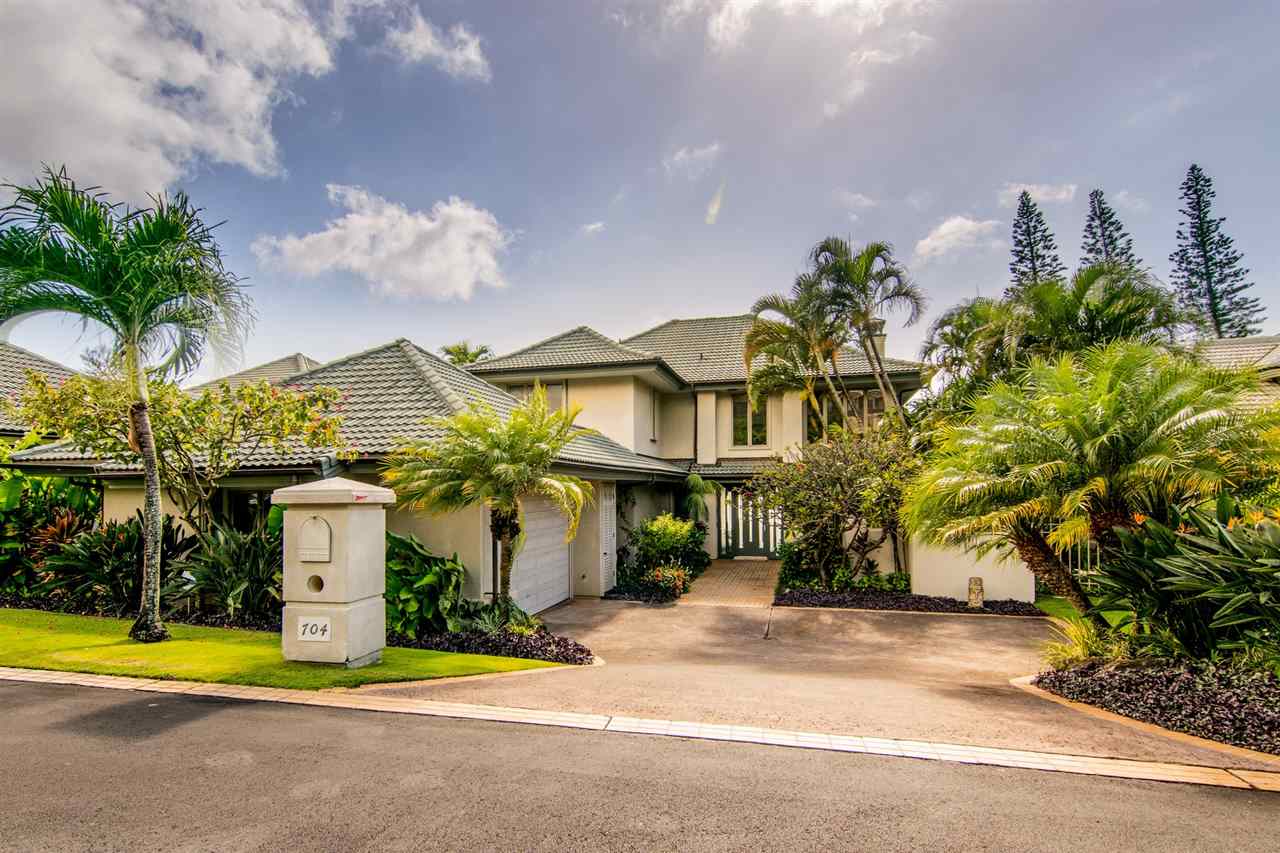 704 Fairway Dr, 
