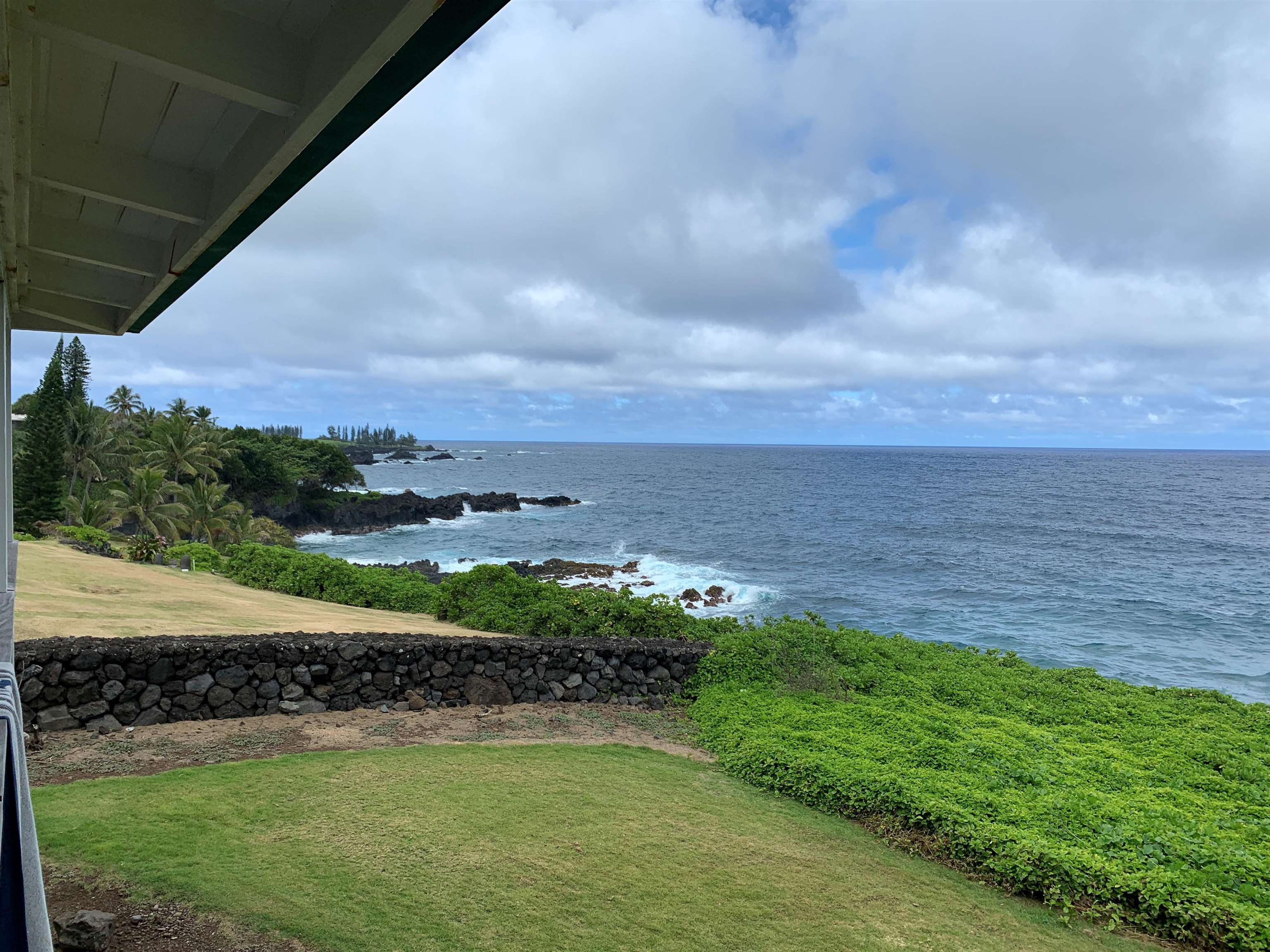 35 Kapohue Rd, Hana, HI, 96713  