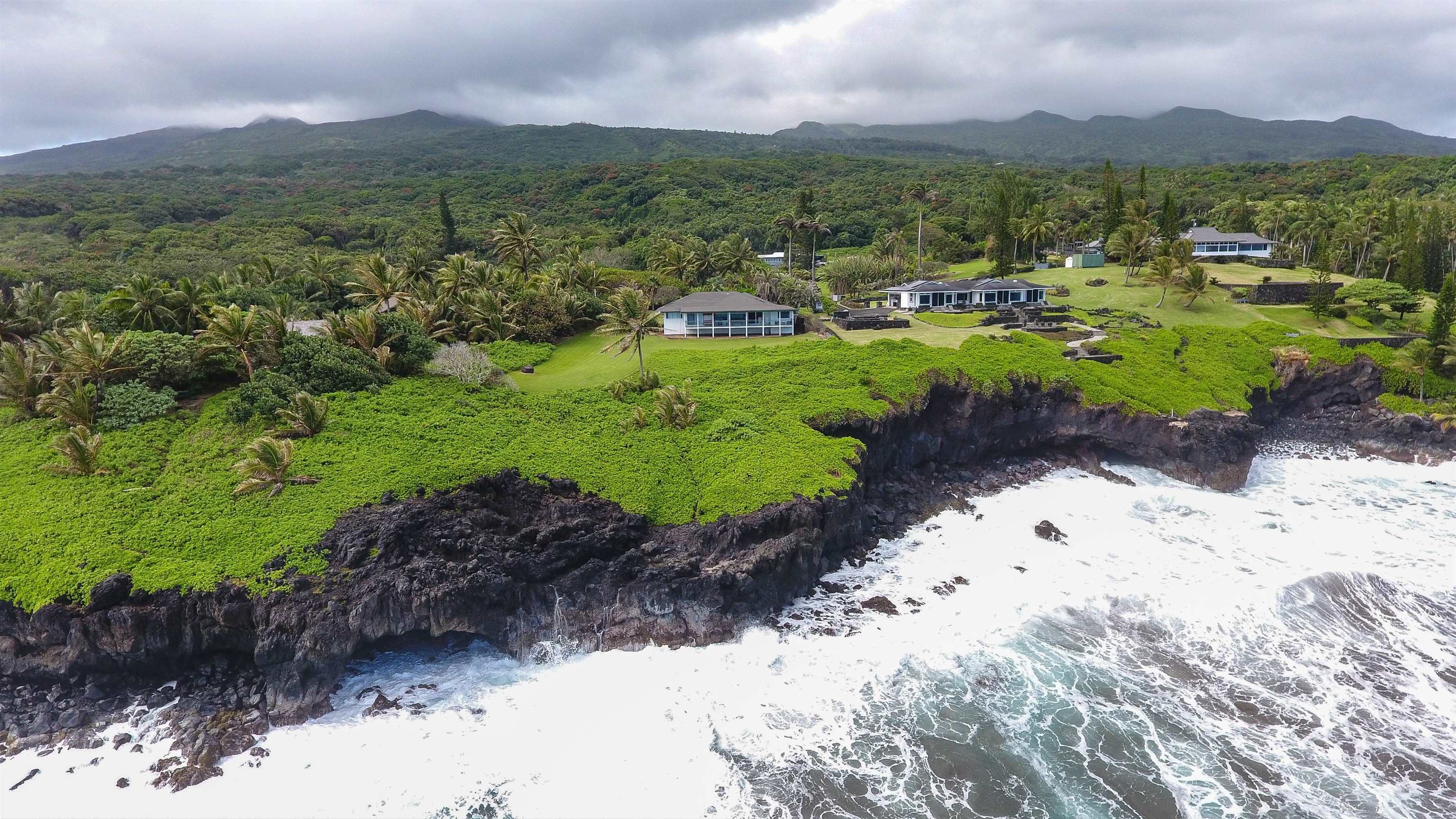 35 Kapohue Rd, Hana, HI, 96713  