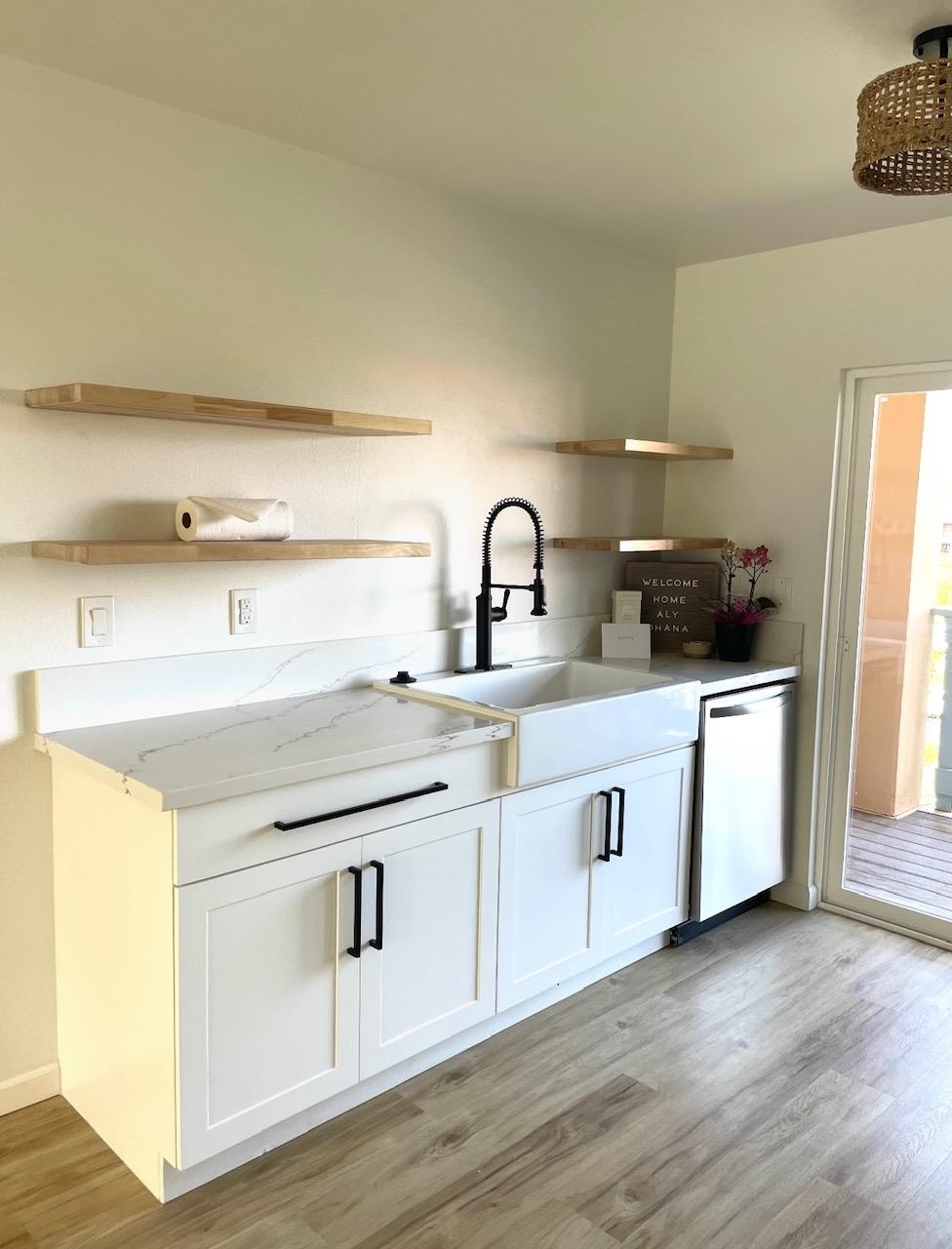 45 Stephen Ln Unit: 827