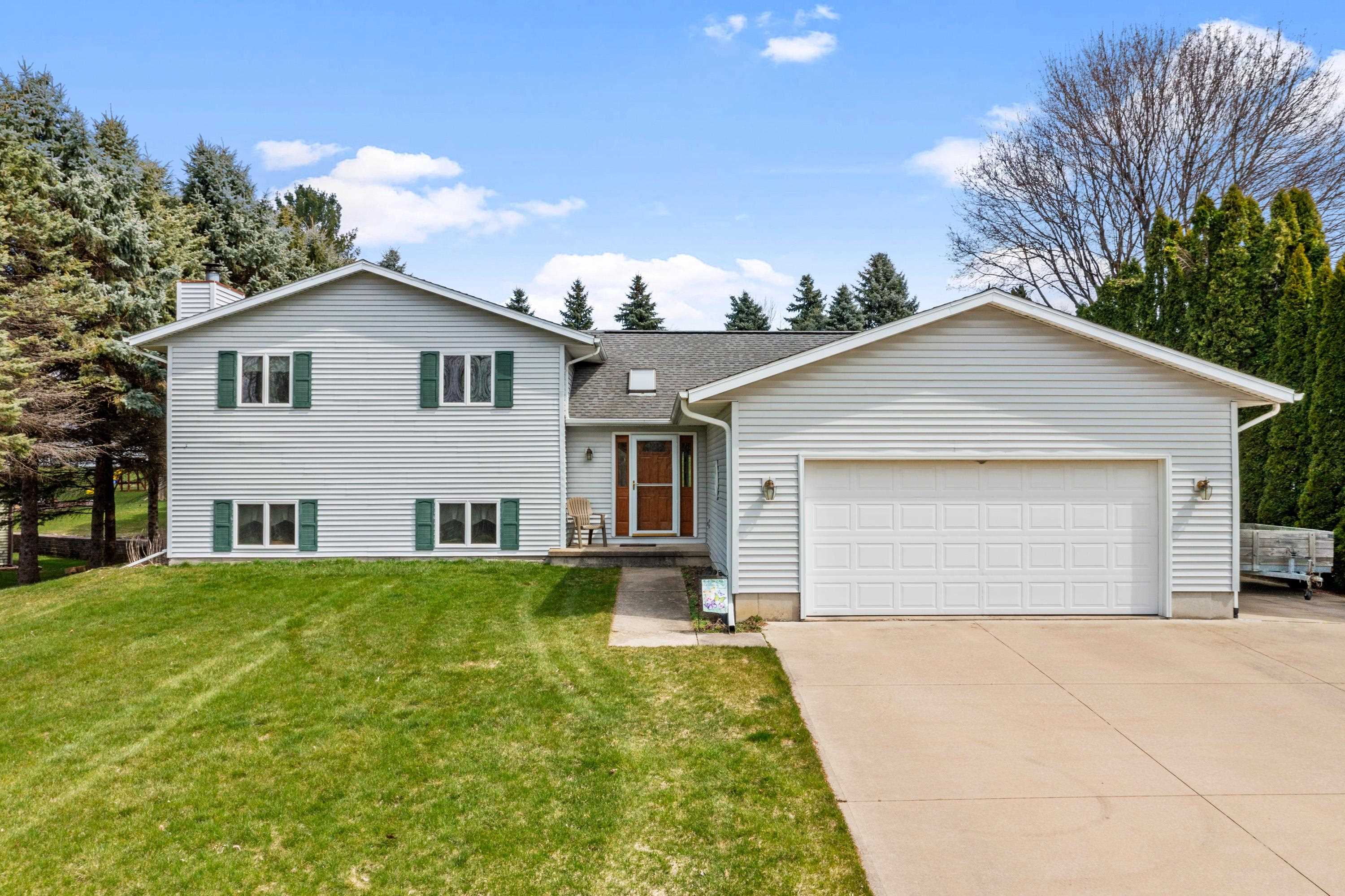 Photo of N8446 Concord Parkway, Beaver Dam, WI 53916