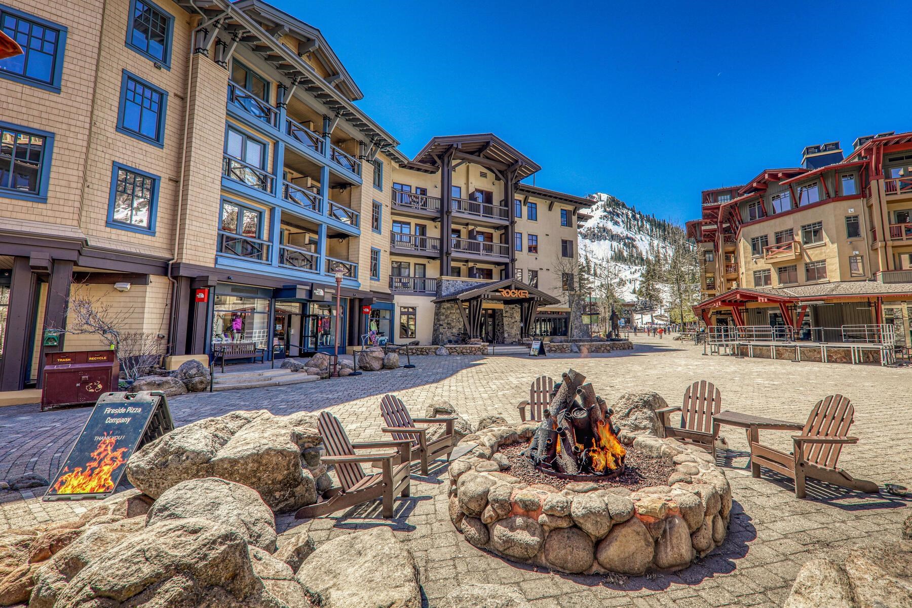 1880 Village South Road Unit: 3-334