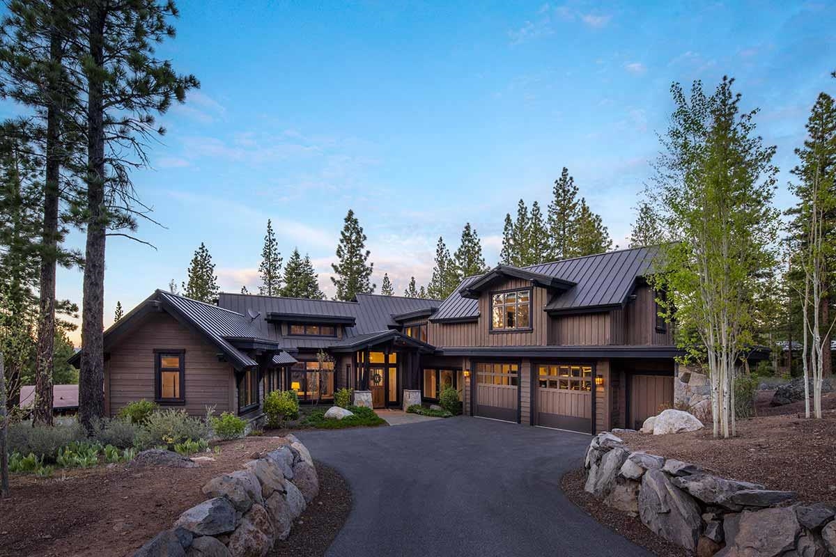 9542 Dunsmuir Way