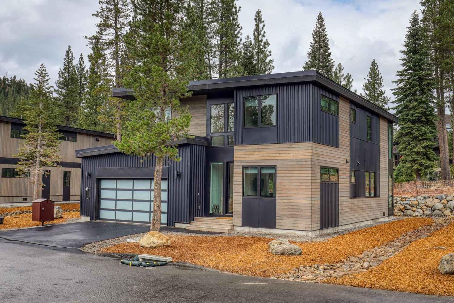 342 Palisades Circle