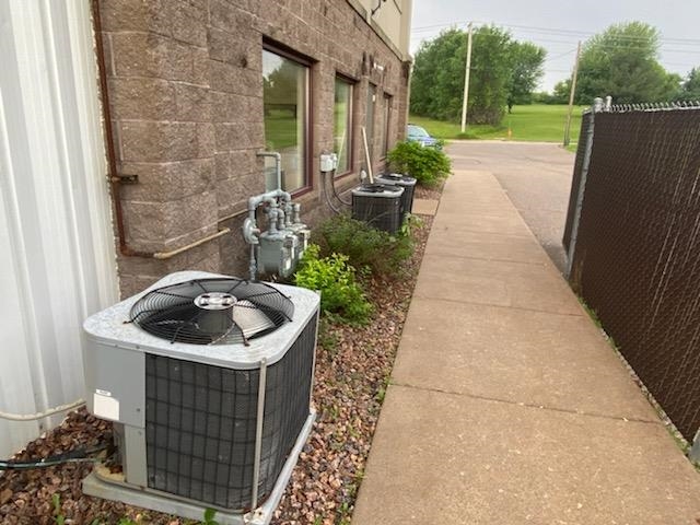 1517 N OAK AVENUE, Marshfield, Wisconsin 54449, ,Commercial/industrial,For Sale,1517 N OAK AVENUE,22202901
