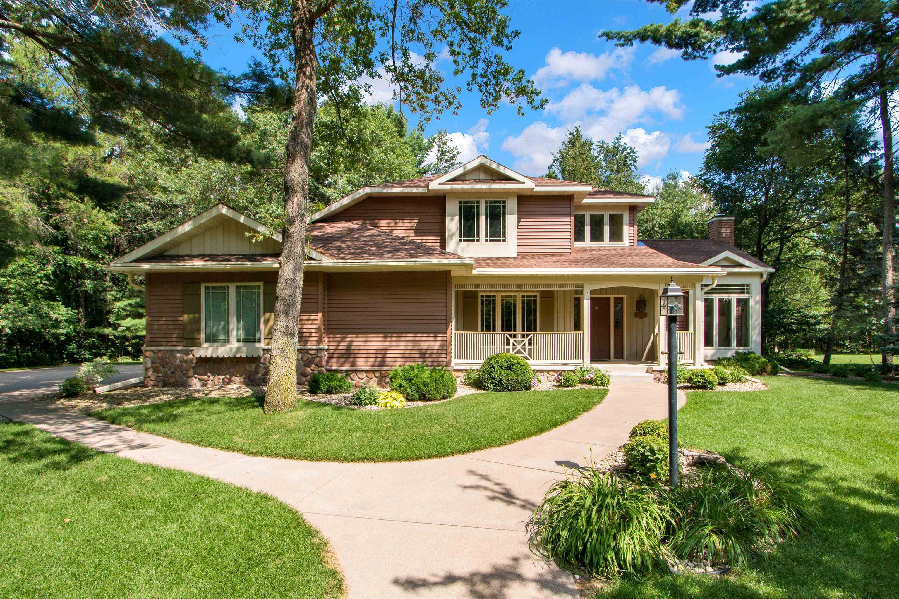 3233 PARKWOOD DRIVE
