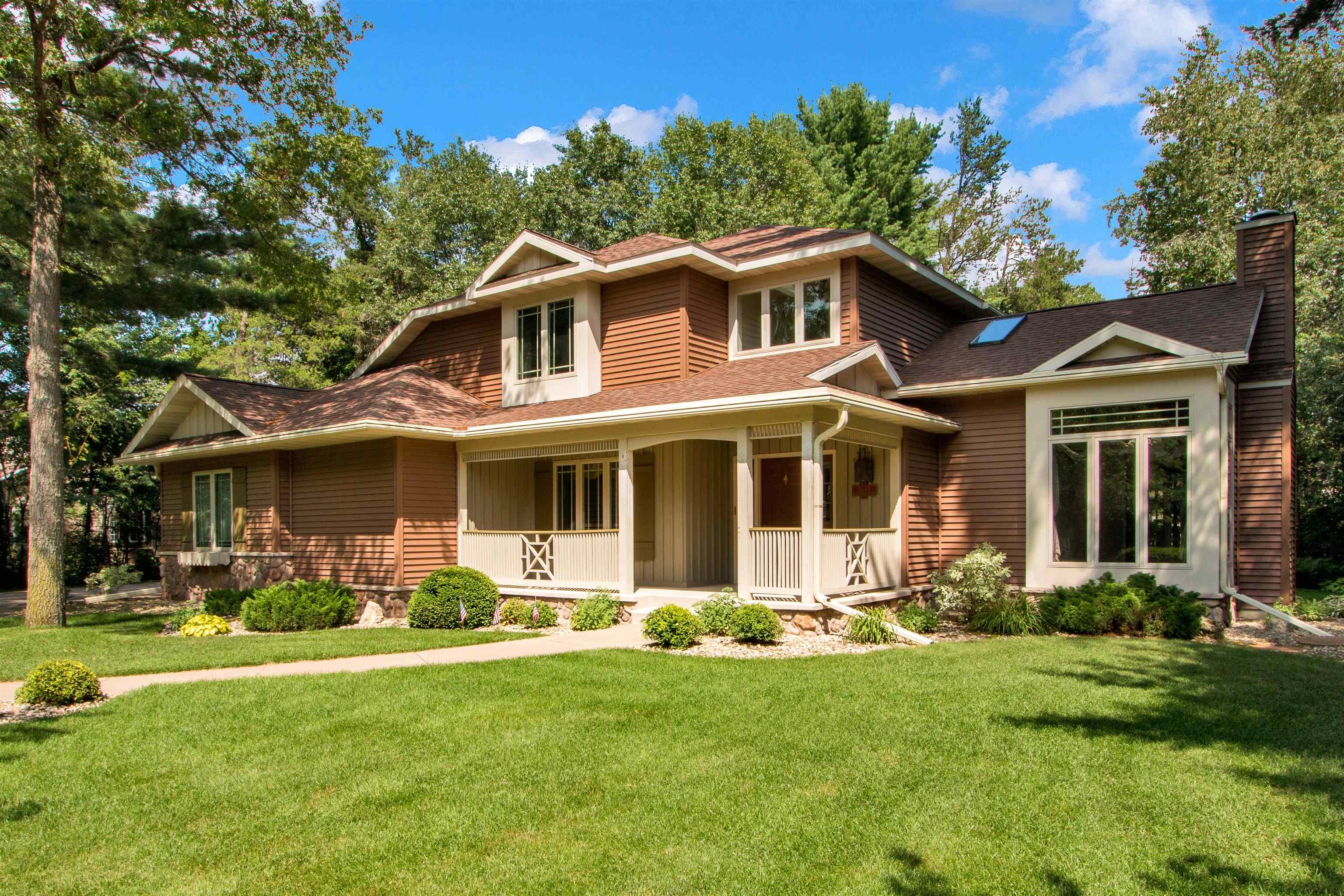3233 PARKWOOD DRIVE