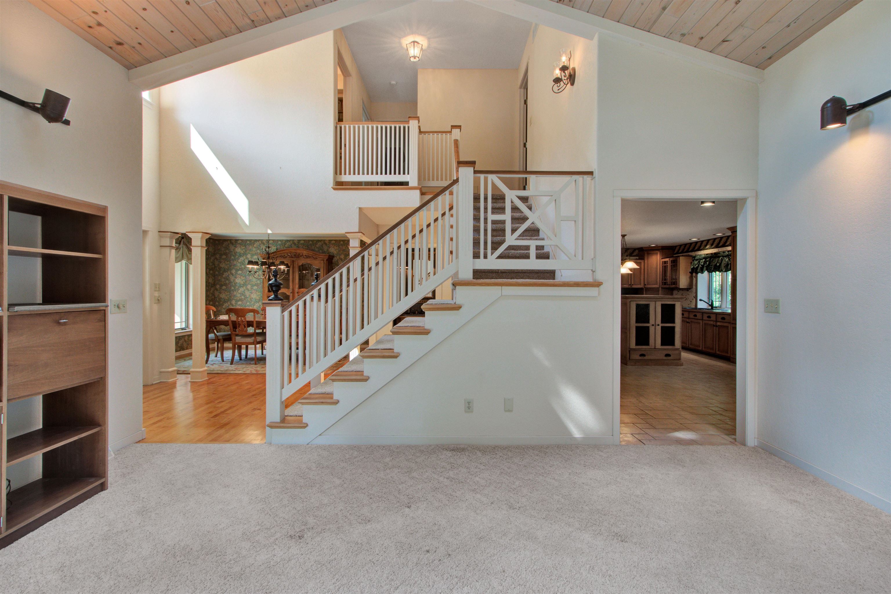 3233 PARKWOOD DRIVE