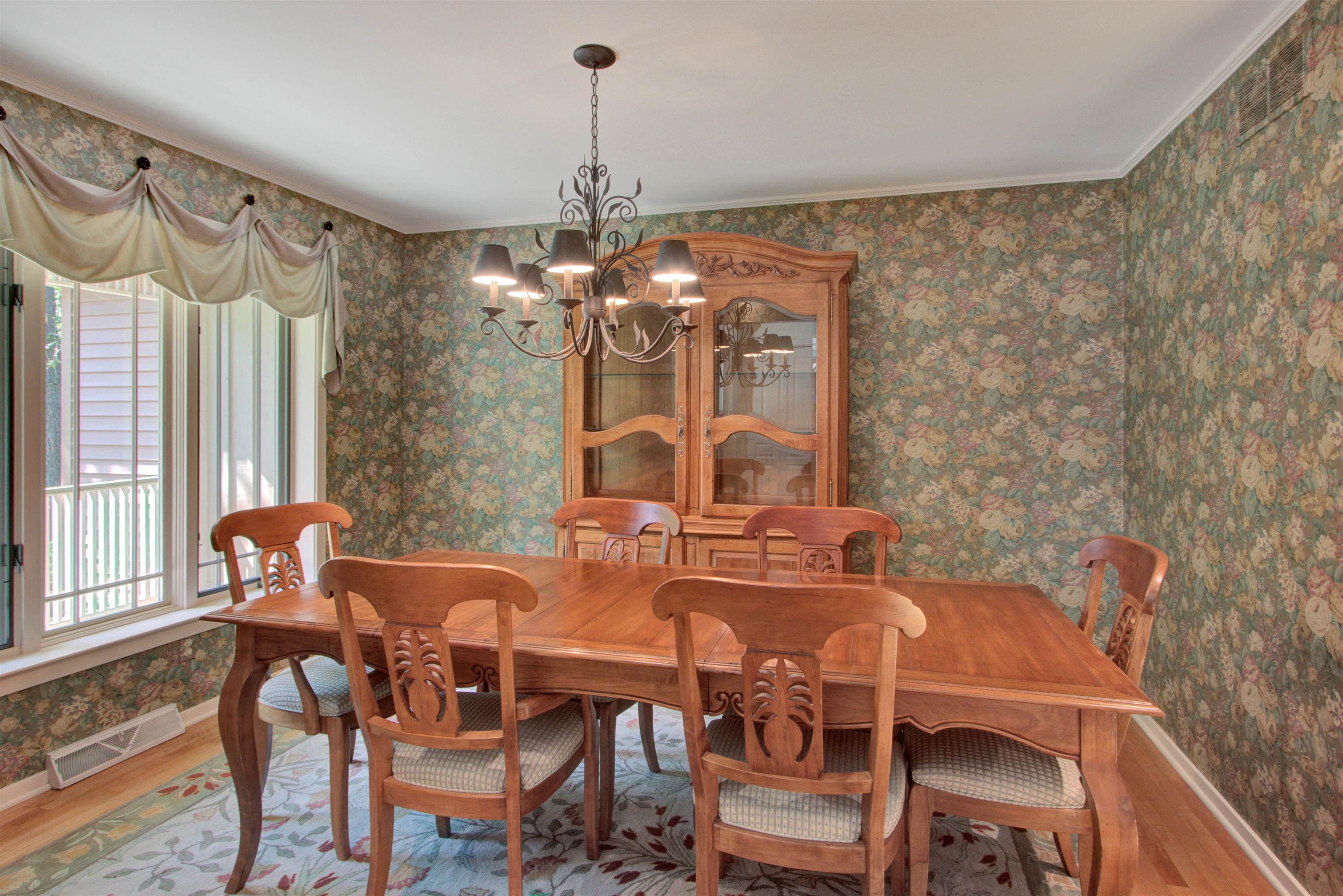 3233 PARKWOOD DRIVE