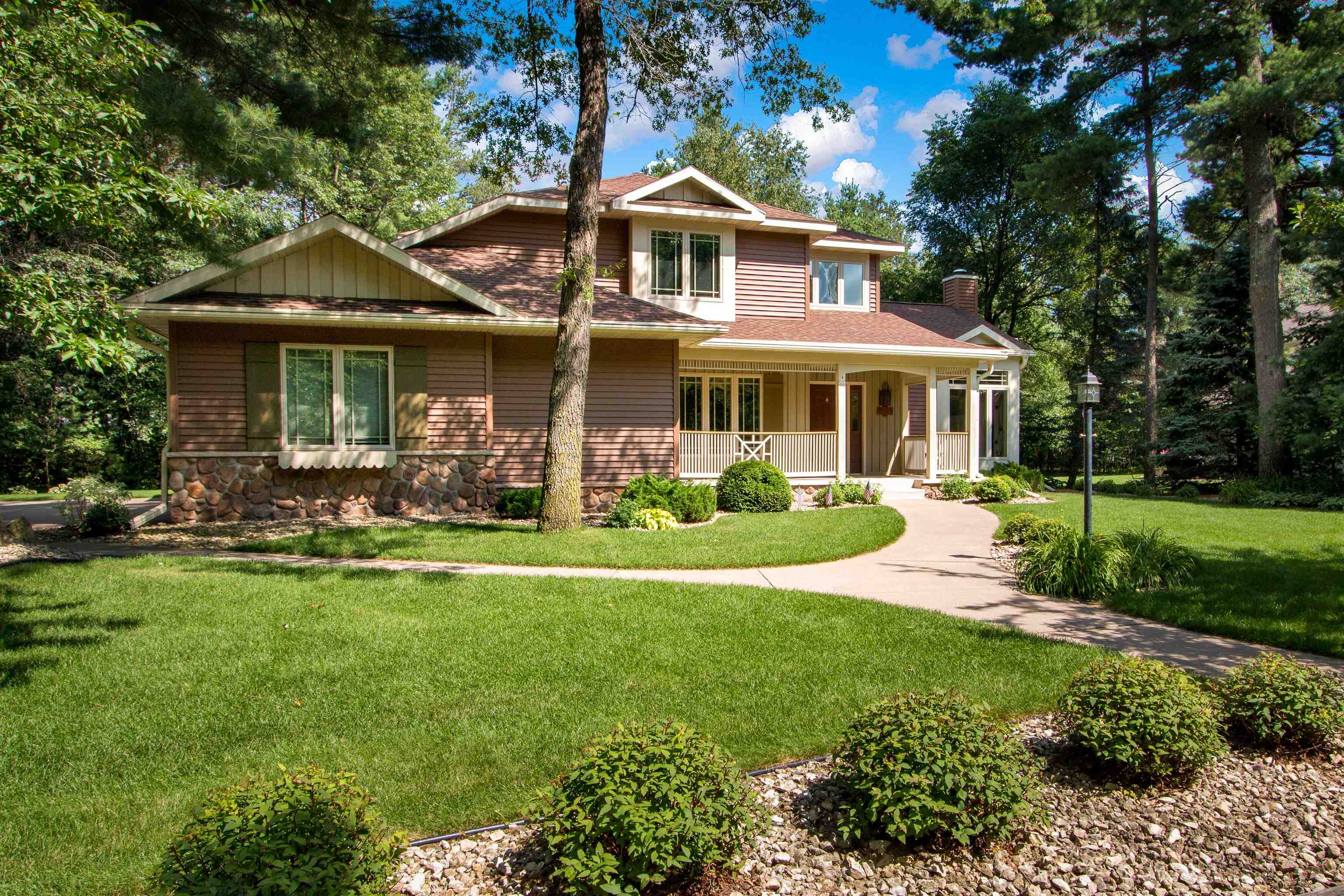 3233 PARKWOOD DRIVE