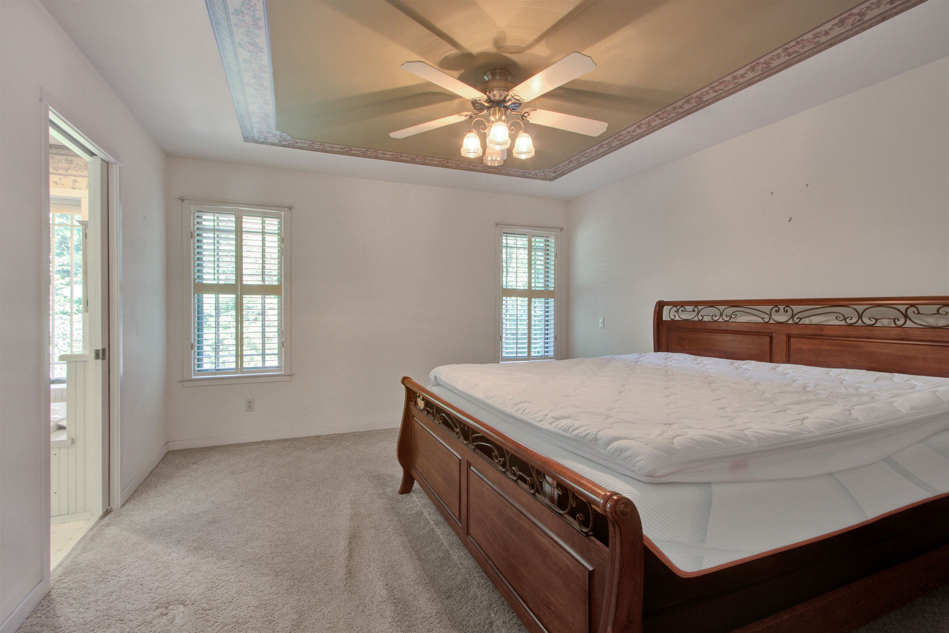 3233 PARKWOOD DRIVE