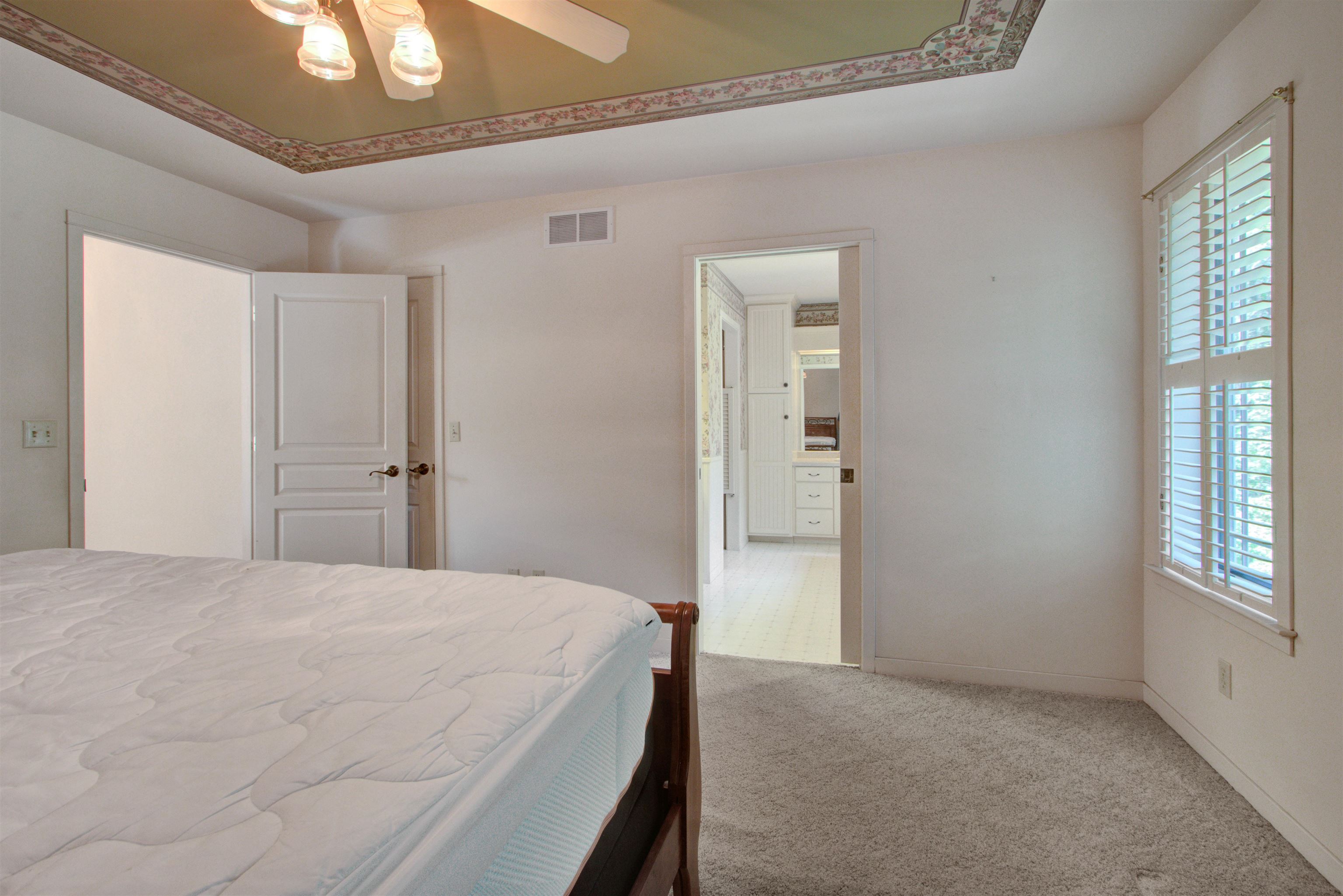 3233 PARKWOOD DRIVE