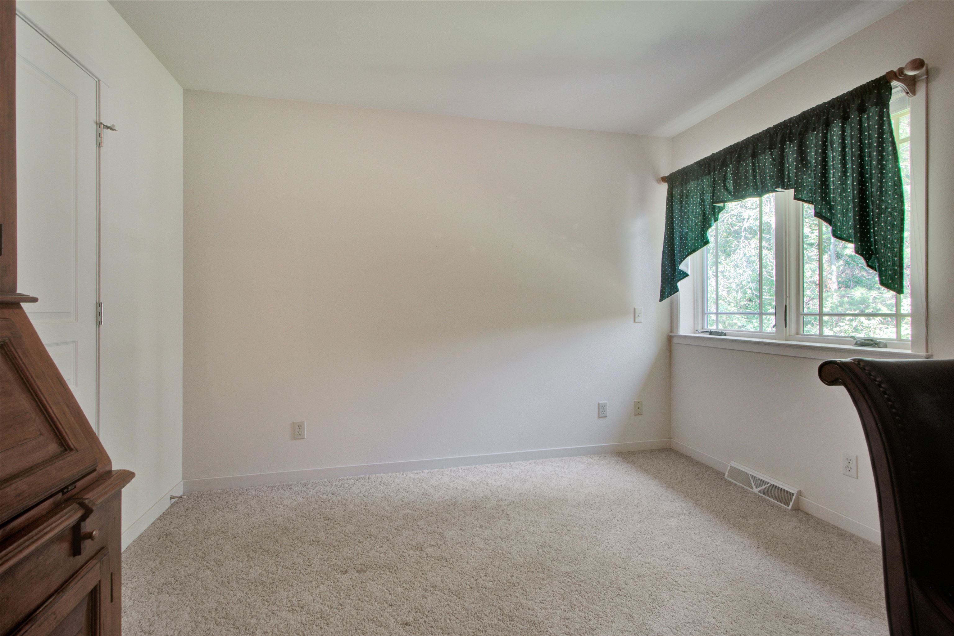 3233 PARKWOOD DRIVE