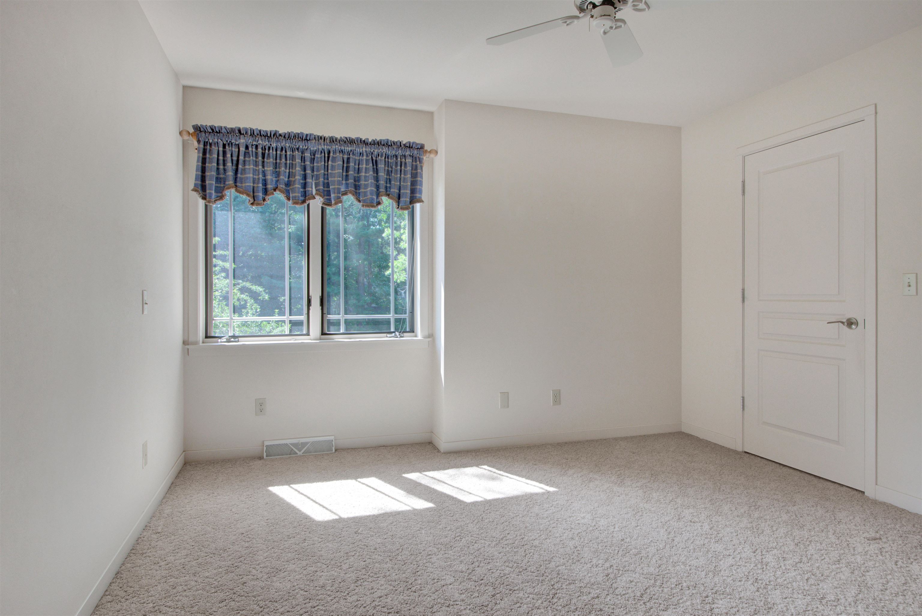 3233 PARKWOOD DRIVE