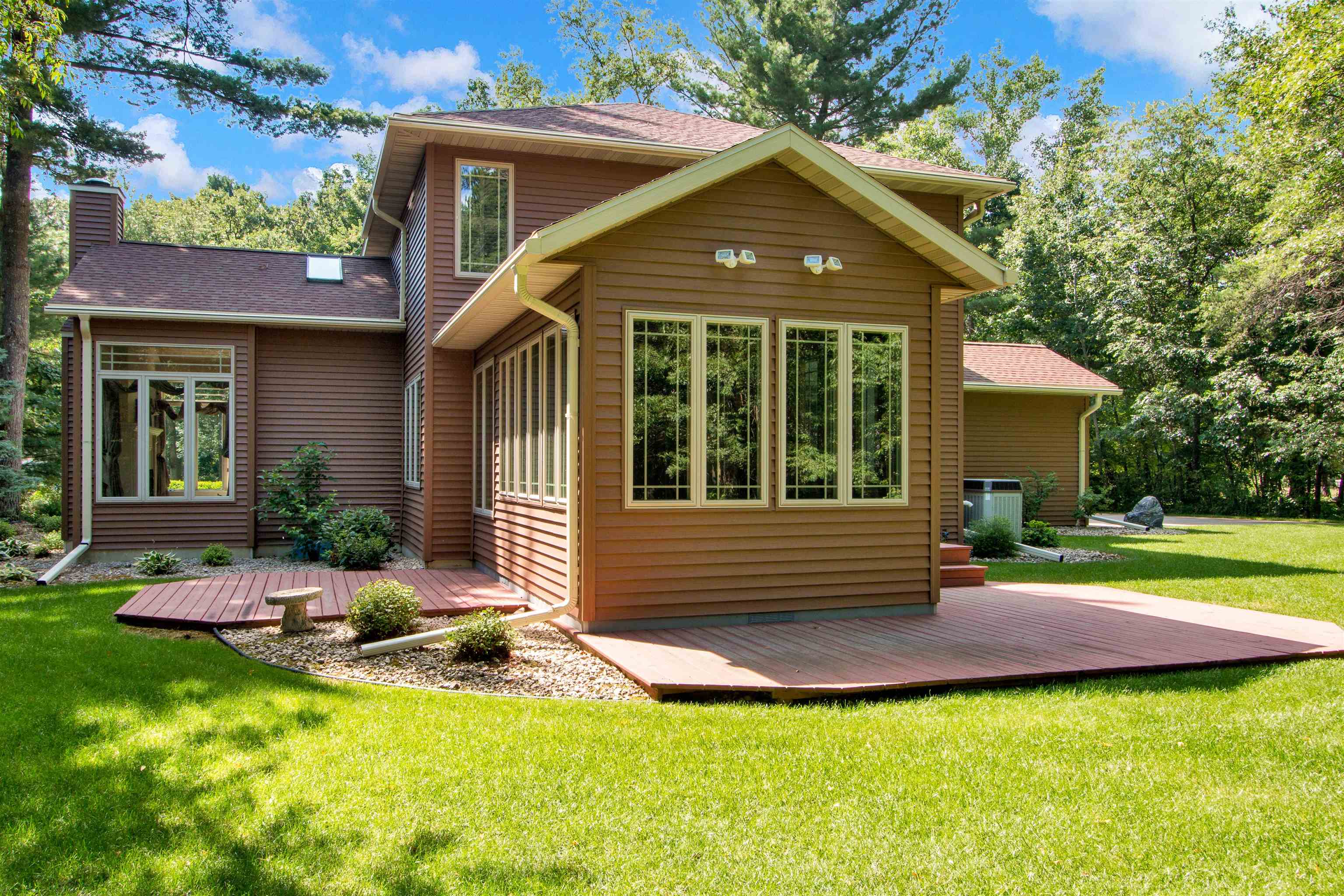 3233 PARKWOOD DRIVE