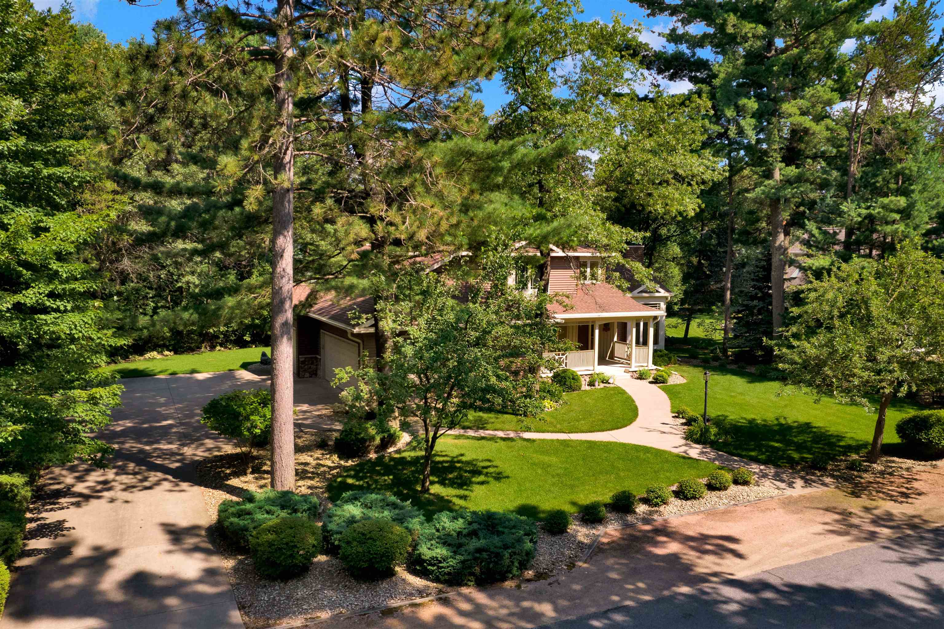 3233 PARKWOOD DRIVE