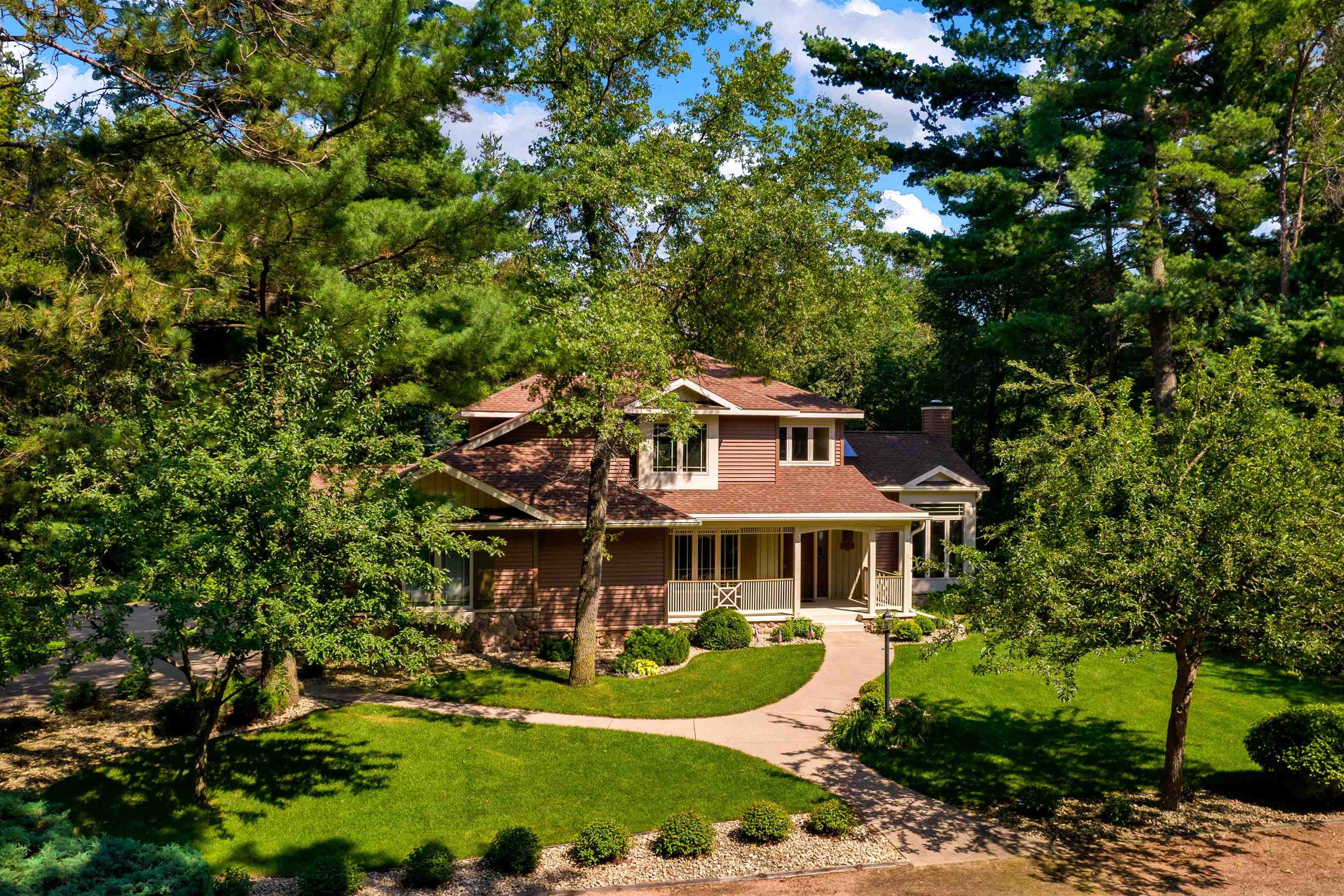 3233 PARKWOOD DRIVE