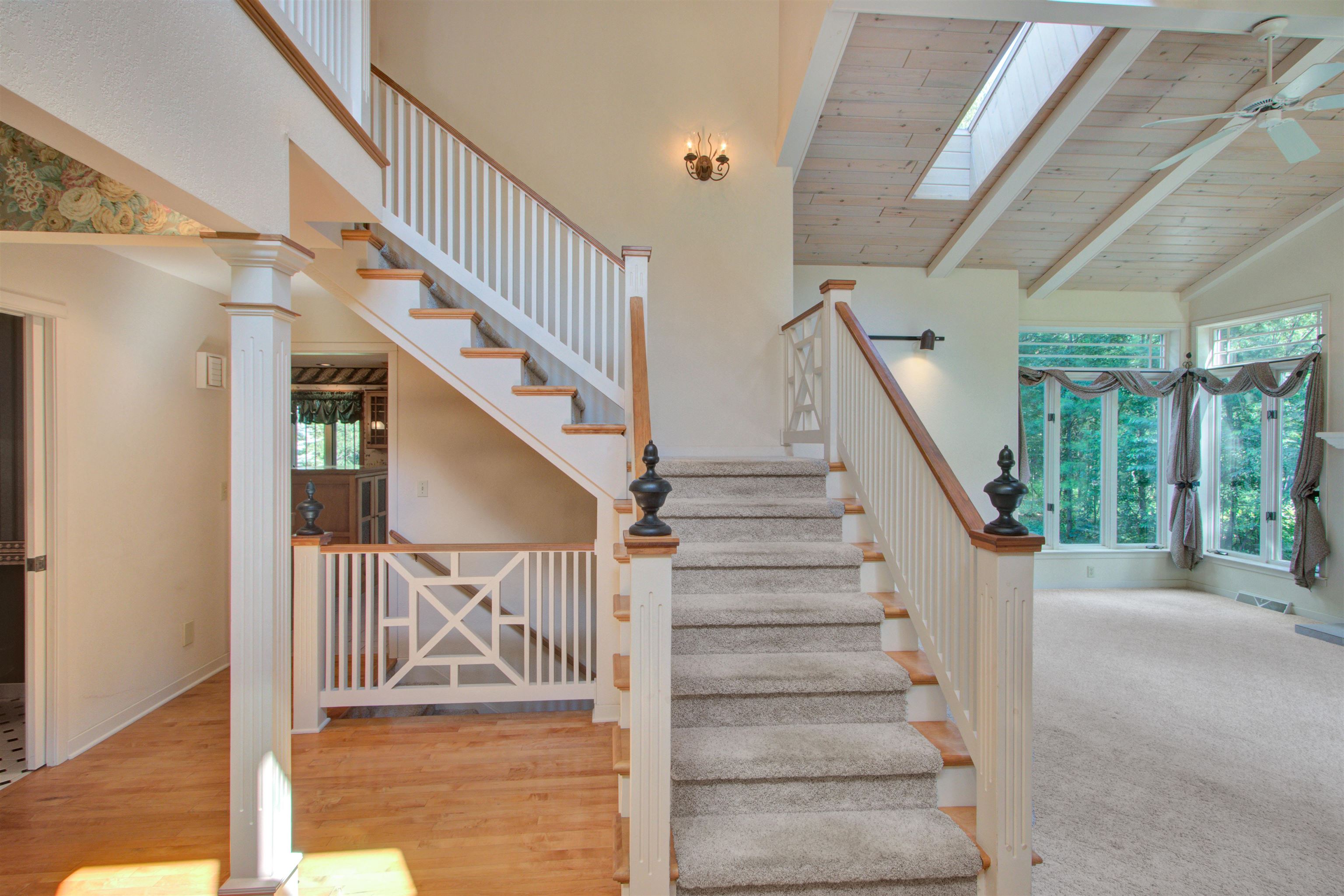 3233 PARKWOOD DRIVE