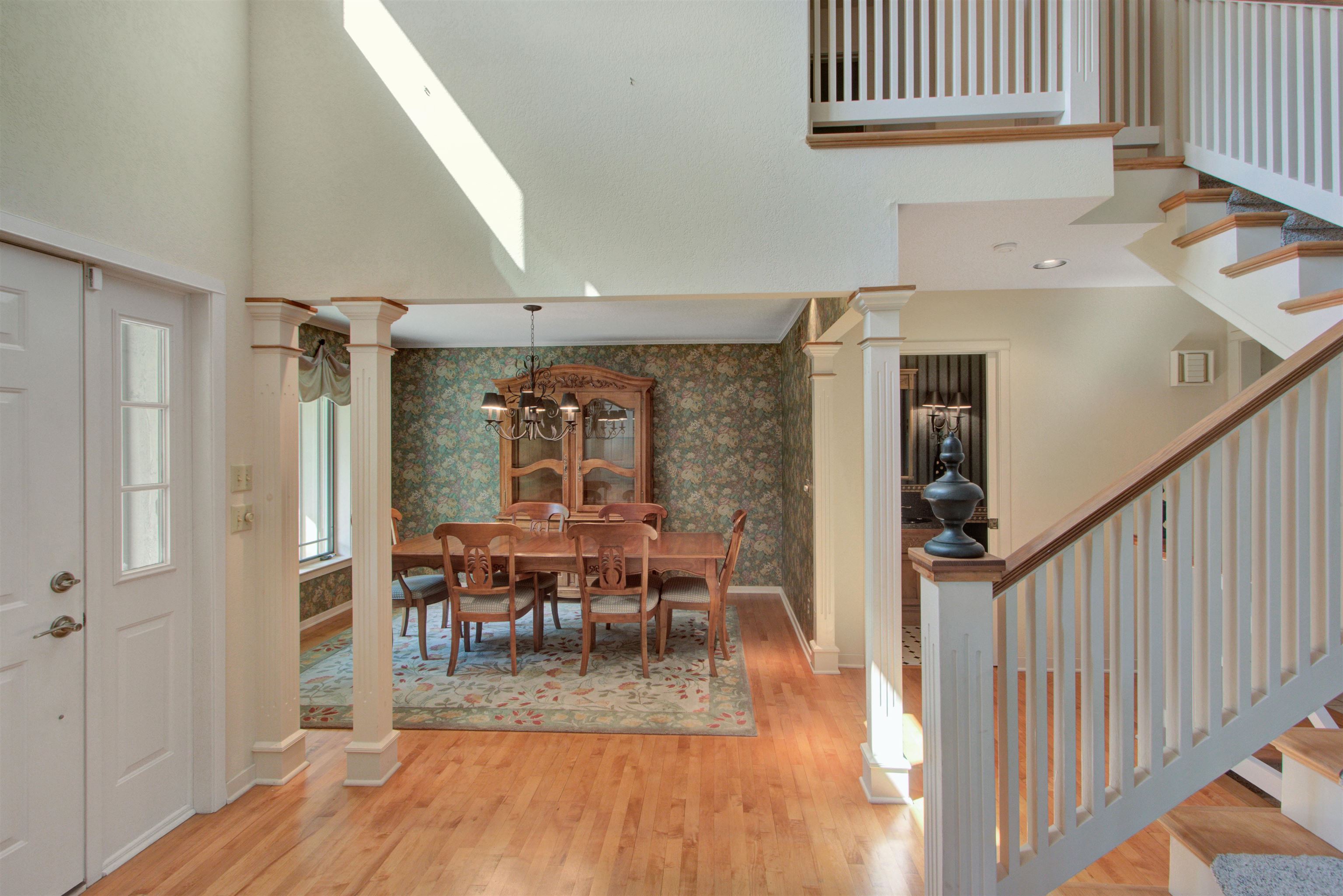 3233 PARKWOOD DRIVE