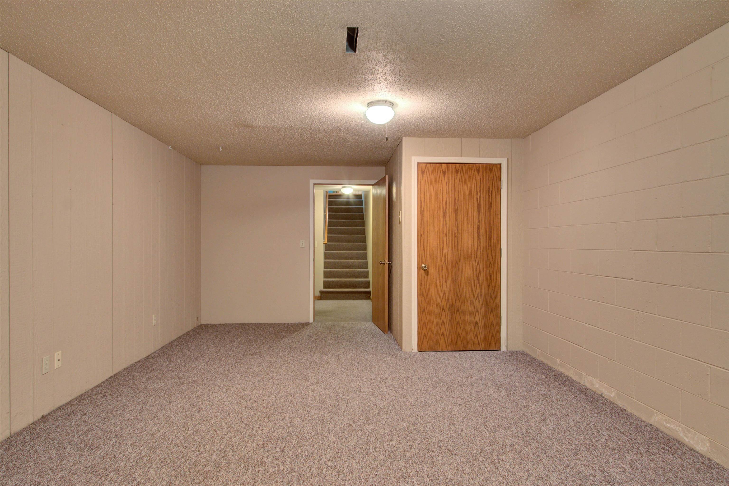 2731 HICKORY DRIVE