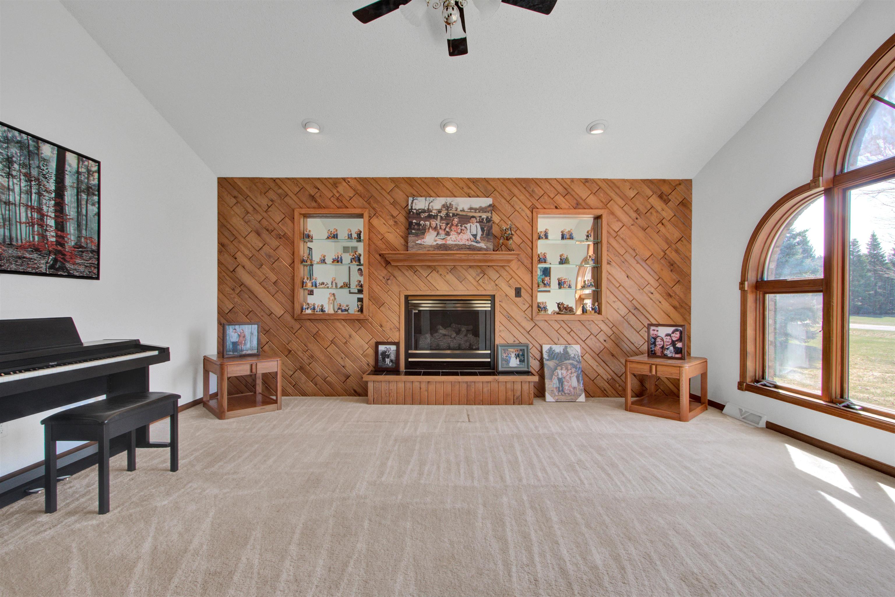 3684 GRAY LOG LANE