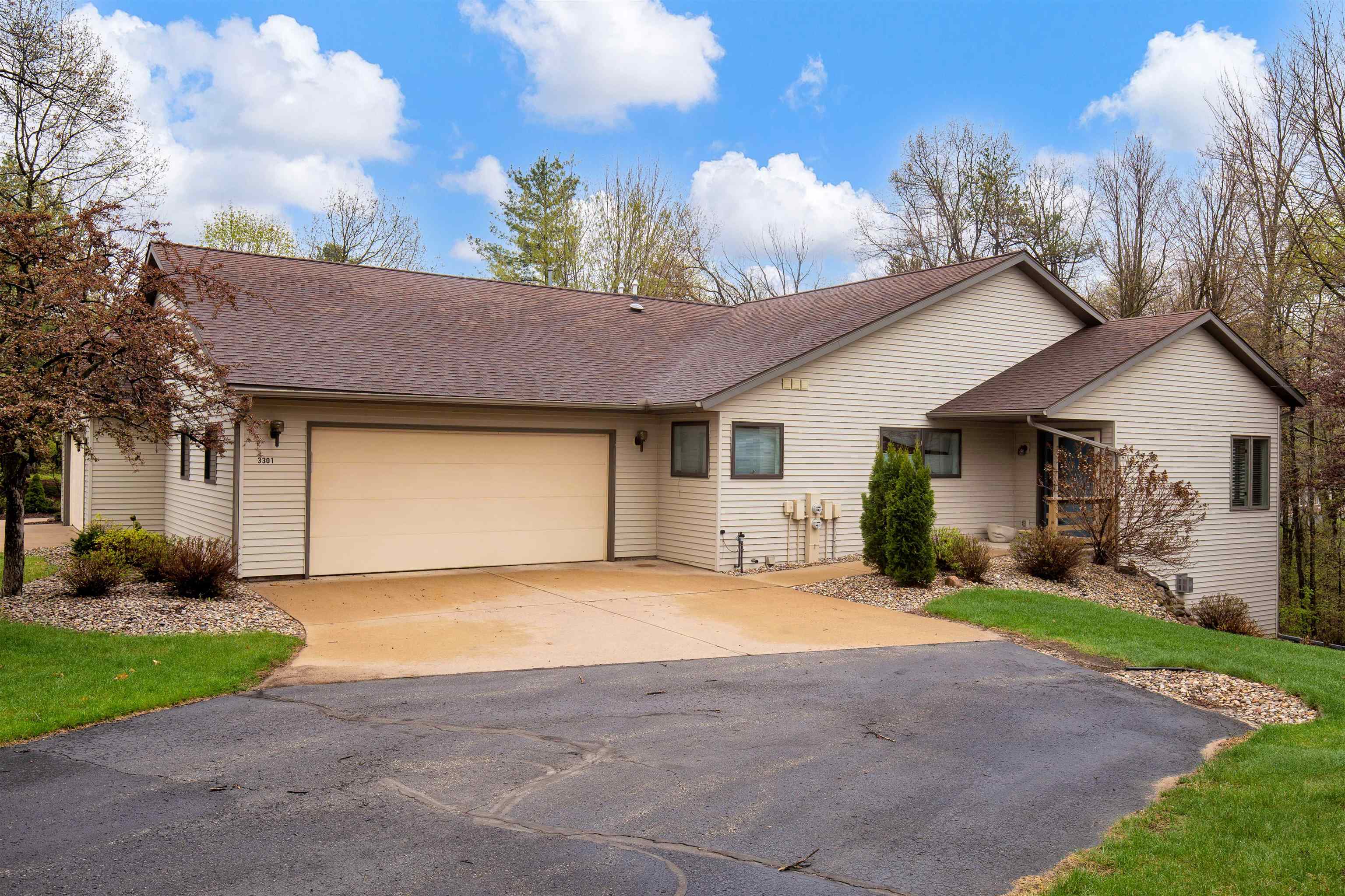 3301 YVONNE DRIVE