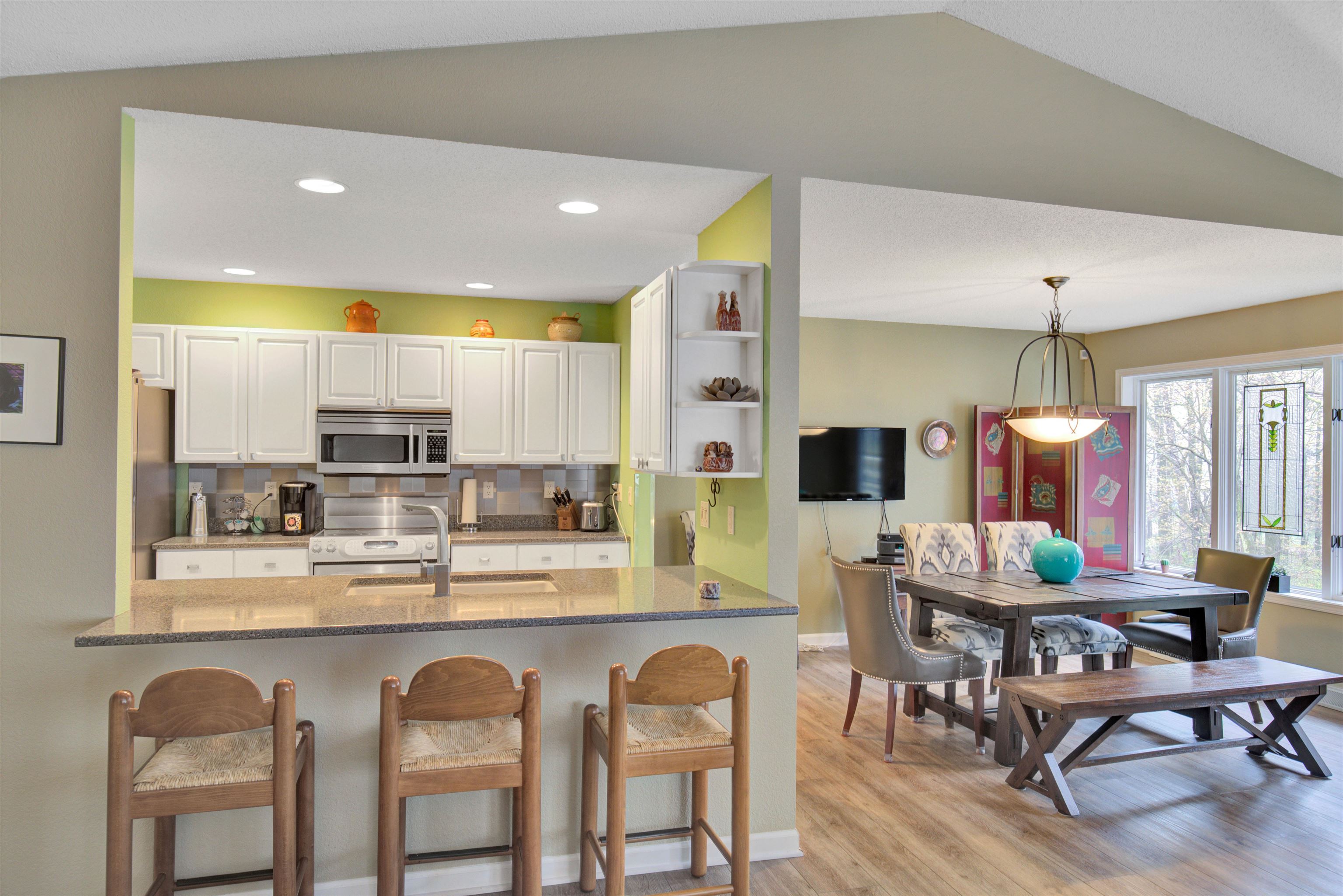 3301 YVONNE DRIVE