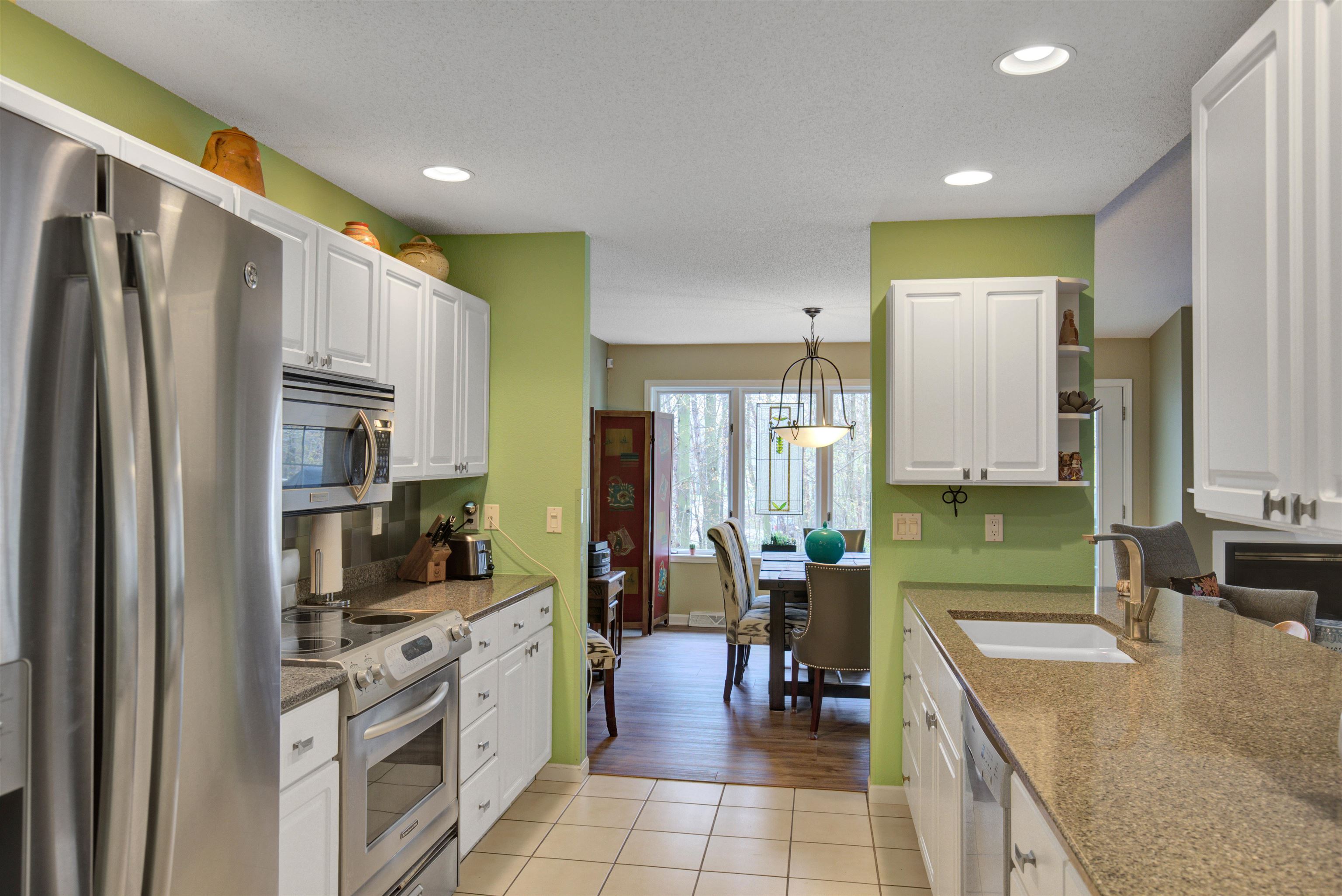3301 YVONNE DRIVE