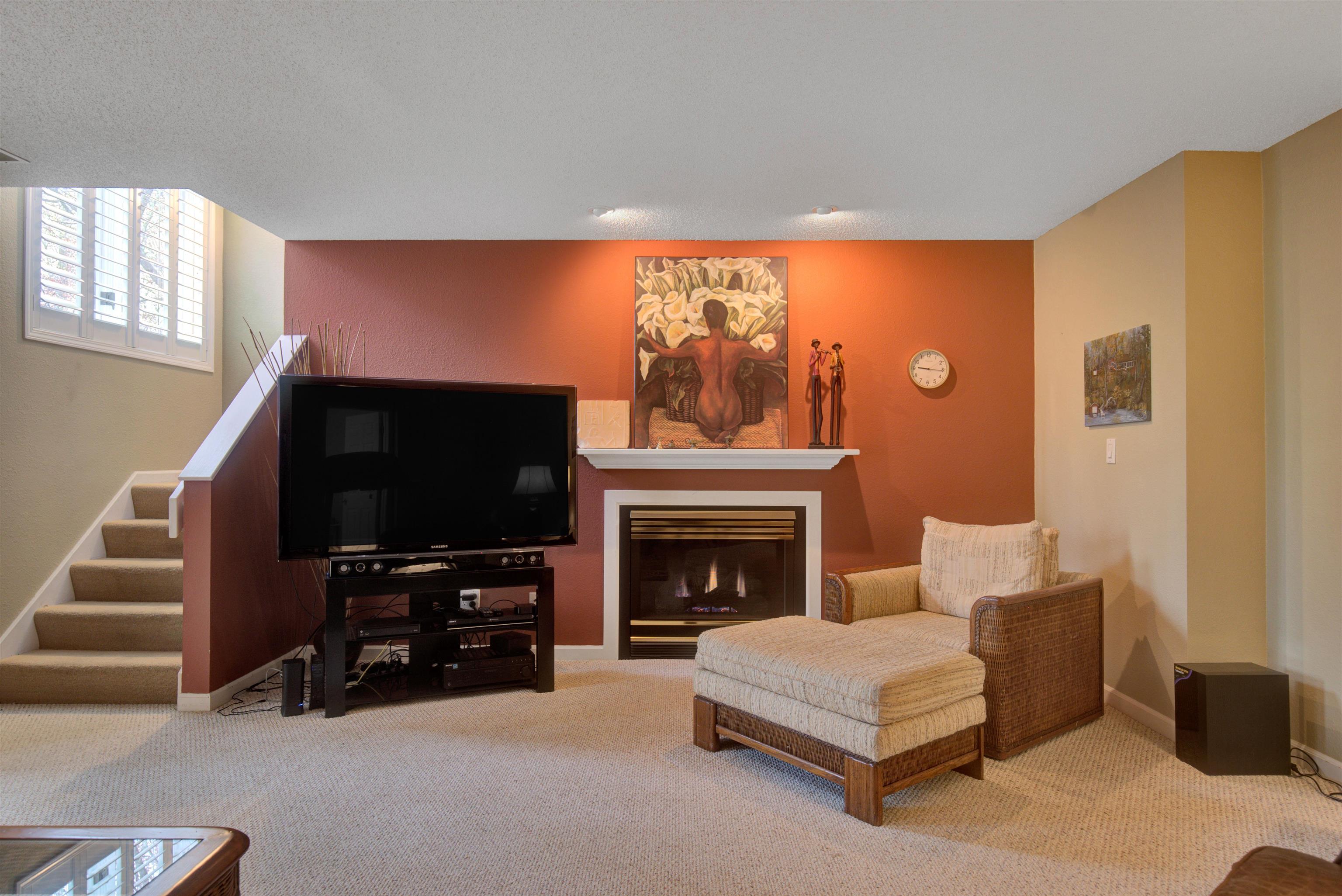 3301 YVONNE DRIVE