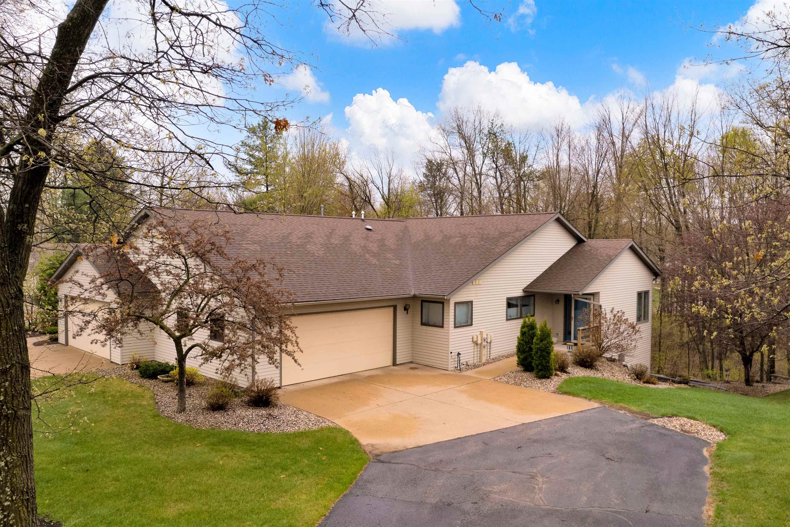 3301 YVONNE DRIVE