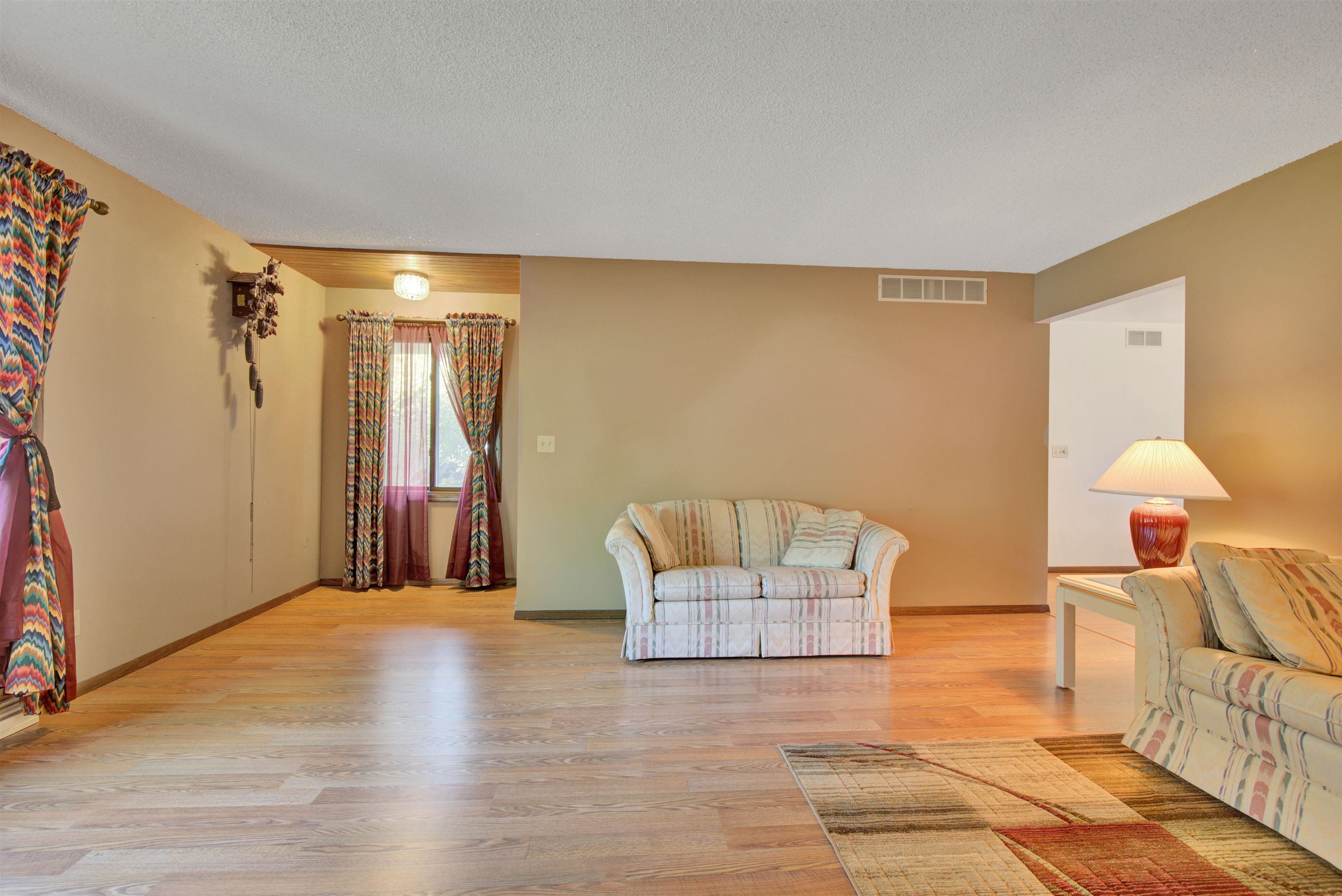 840 RAMBLE LANE