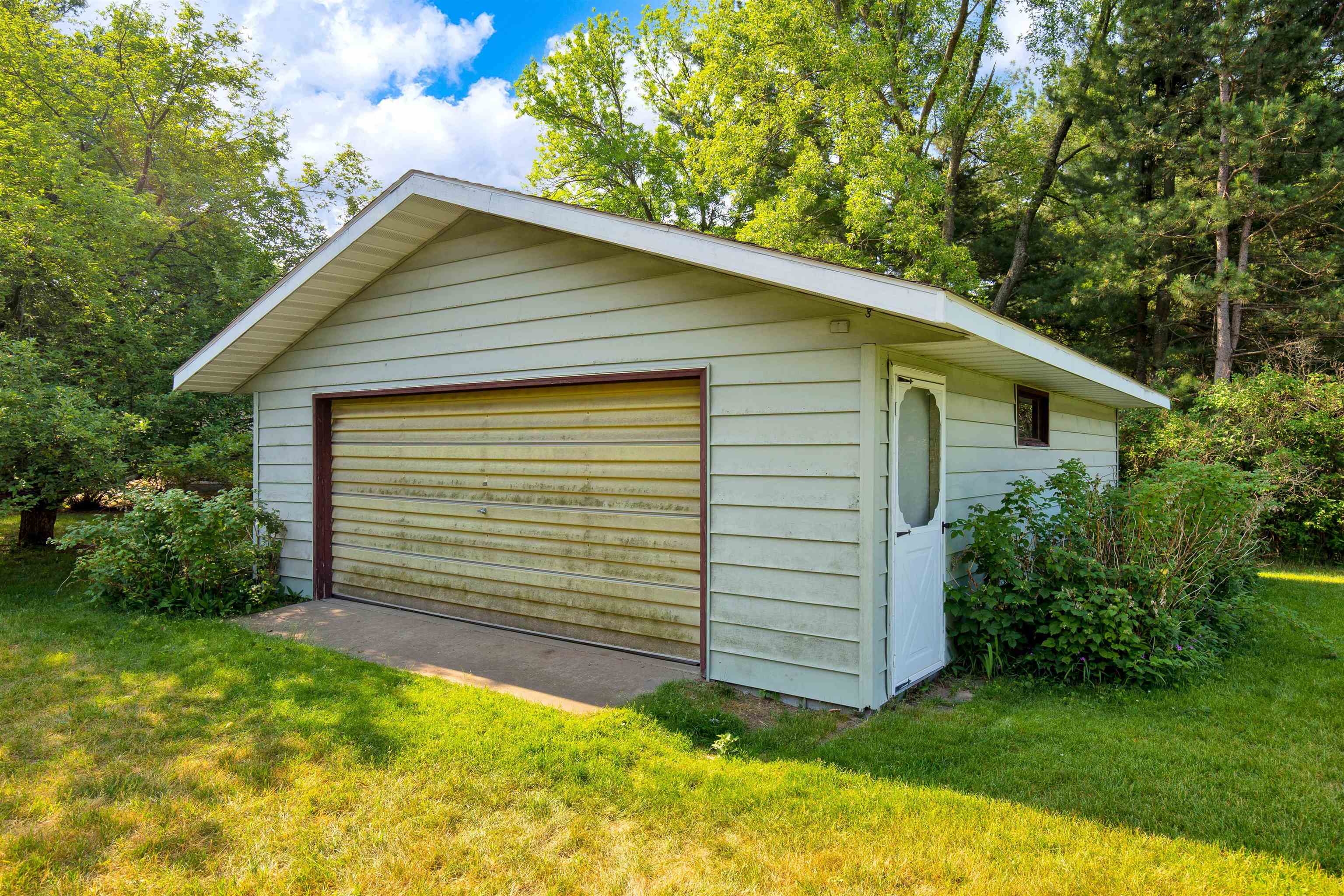 840 RAMBLE LANE