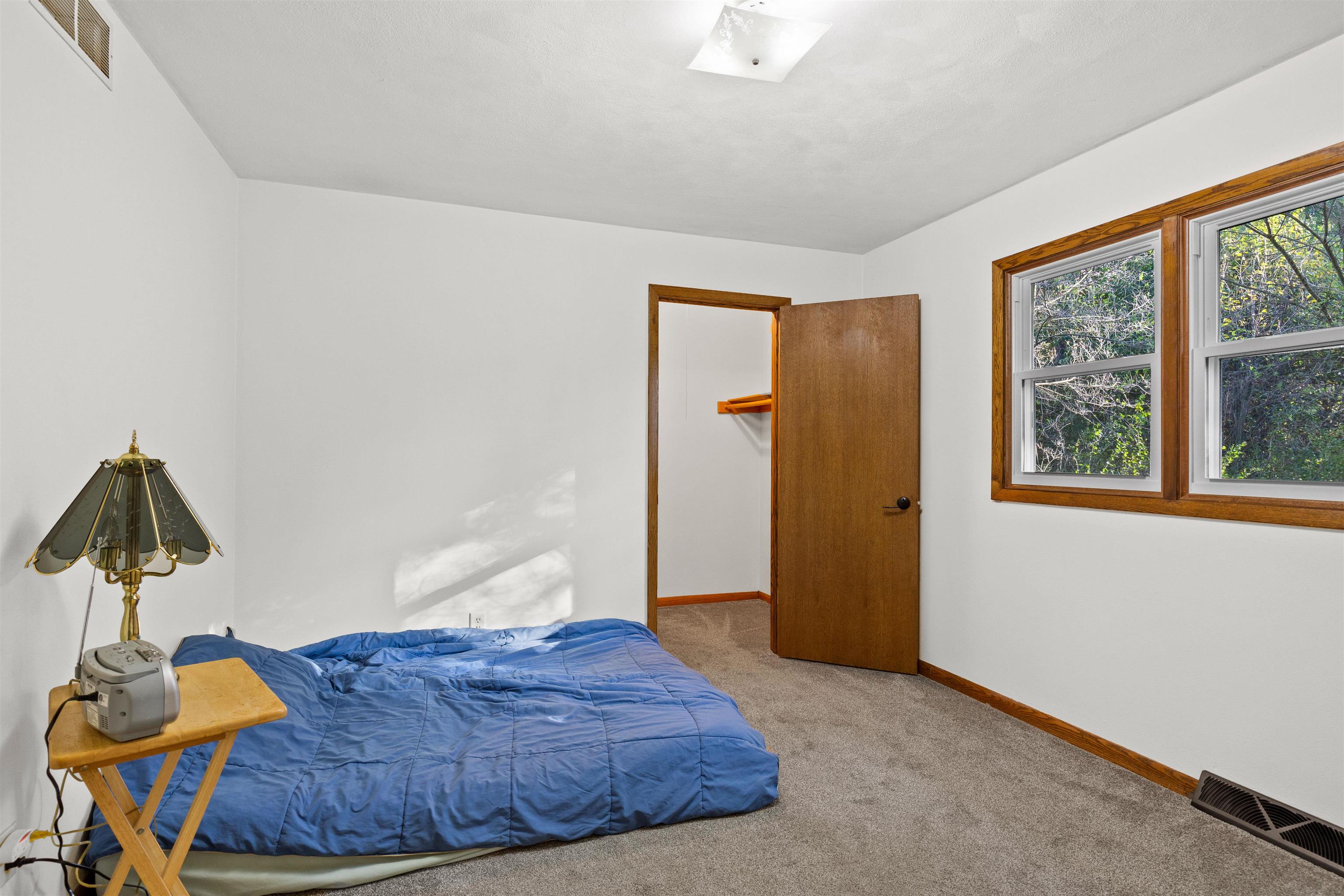 552 EVERGREEN DRIVE