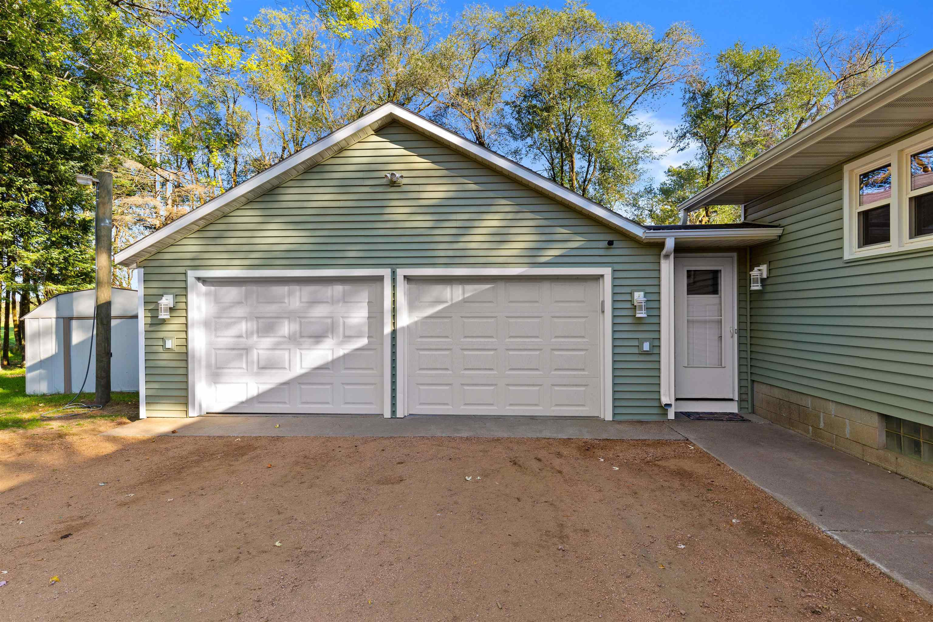 552 EVERGREEN DRIVE