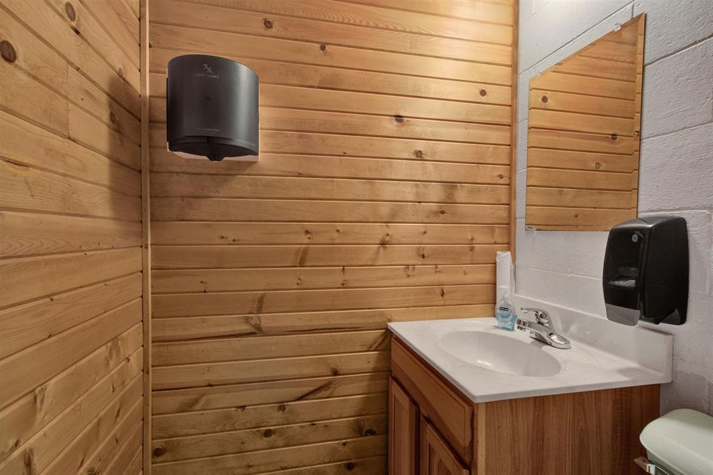 9631 STATE HIGHWAY 13 SOUTH, Wisconsin Rapids, Wisconsin 54494, ,Commercial/industrial,For Sale,9631 STATE HIGHWAY 13 SOUTH,22235581