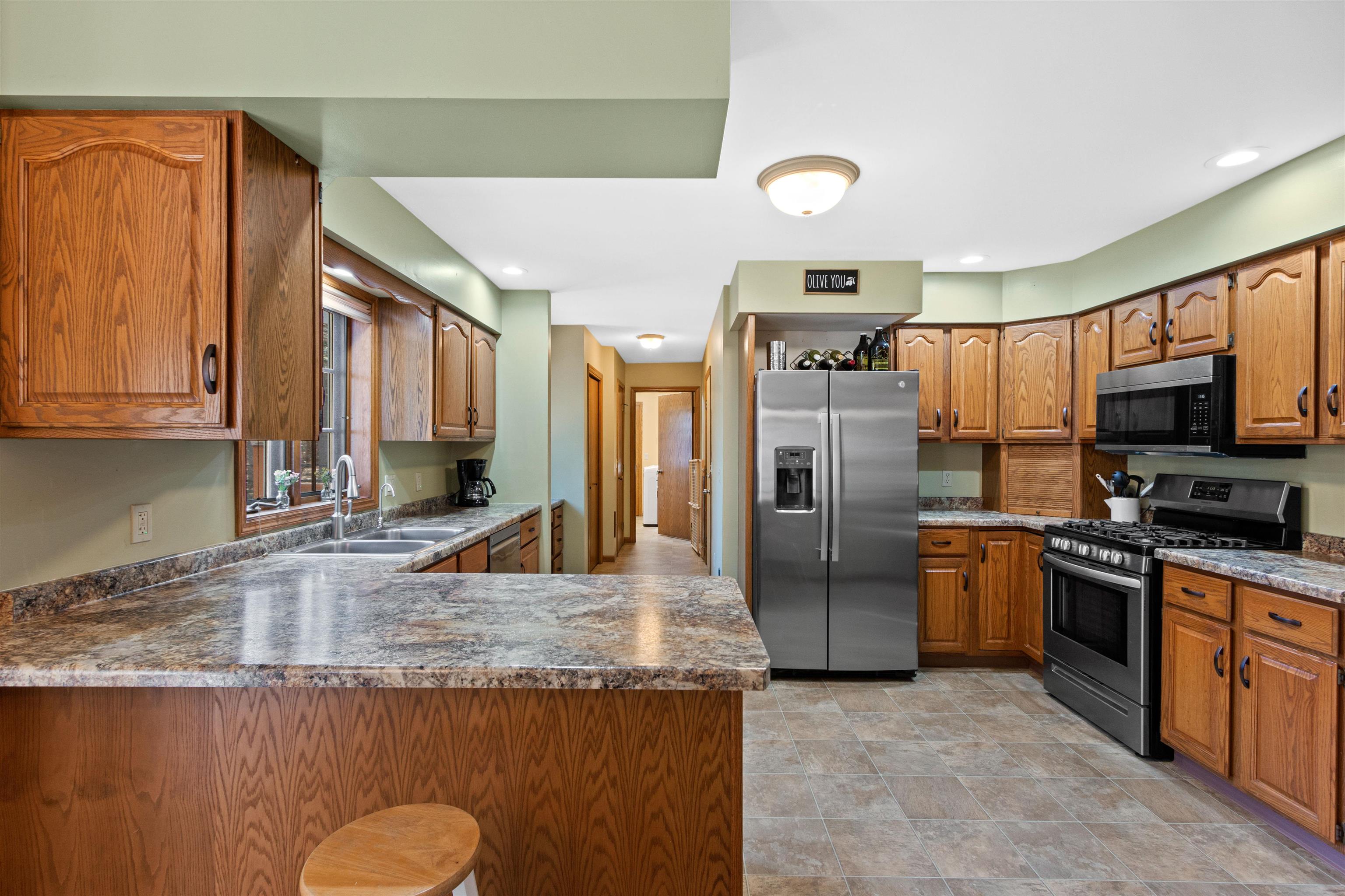 2201 SHADOWVIEW CIRCLE
