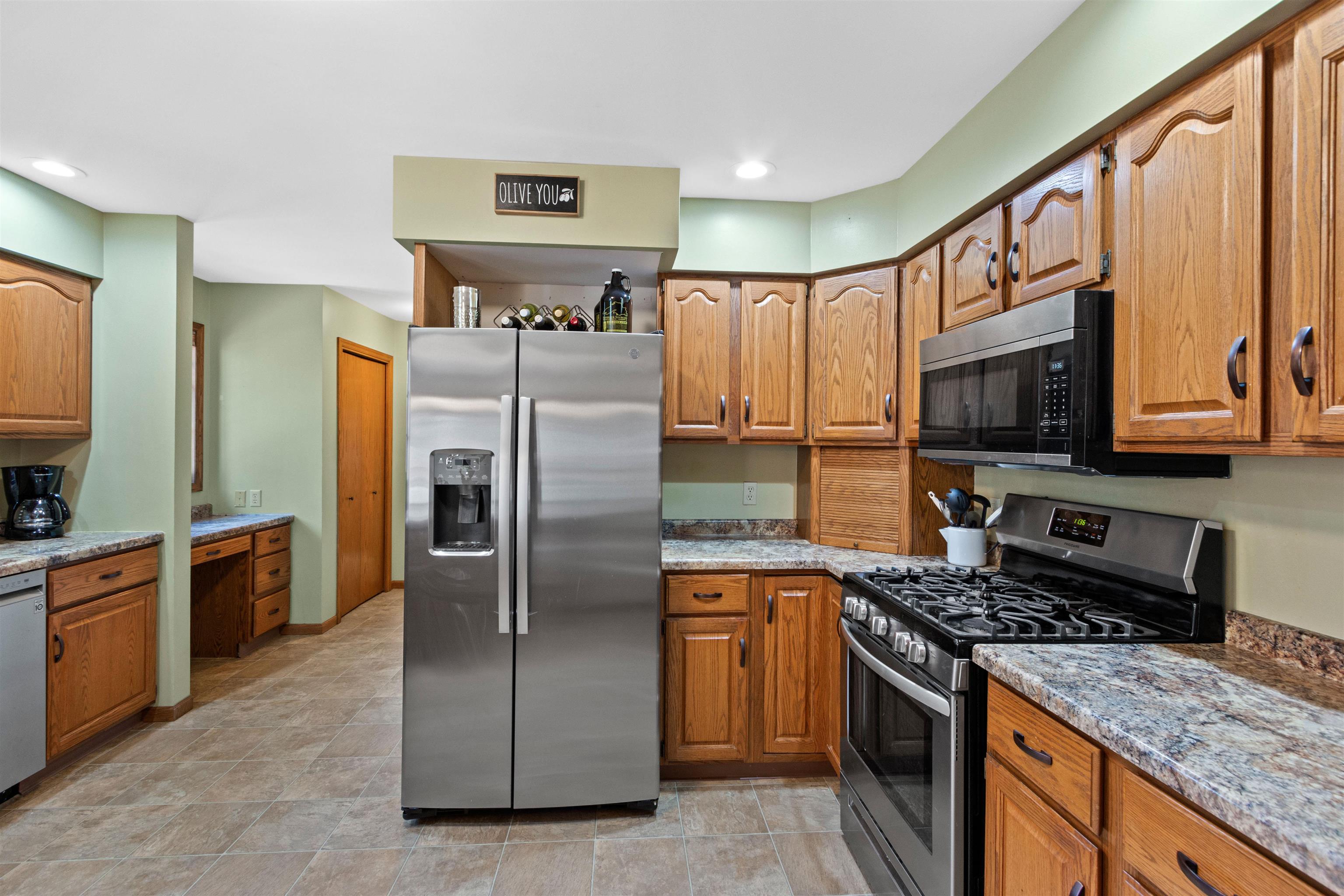 2201 SHADOWVIEW CIRCLE