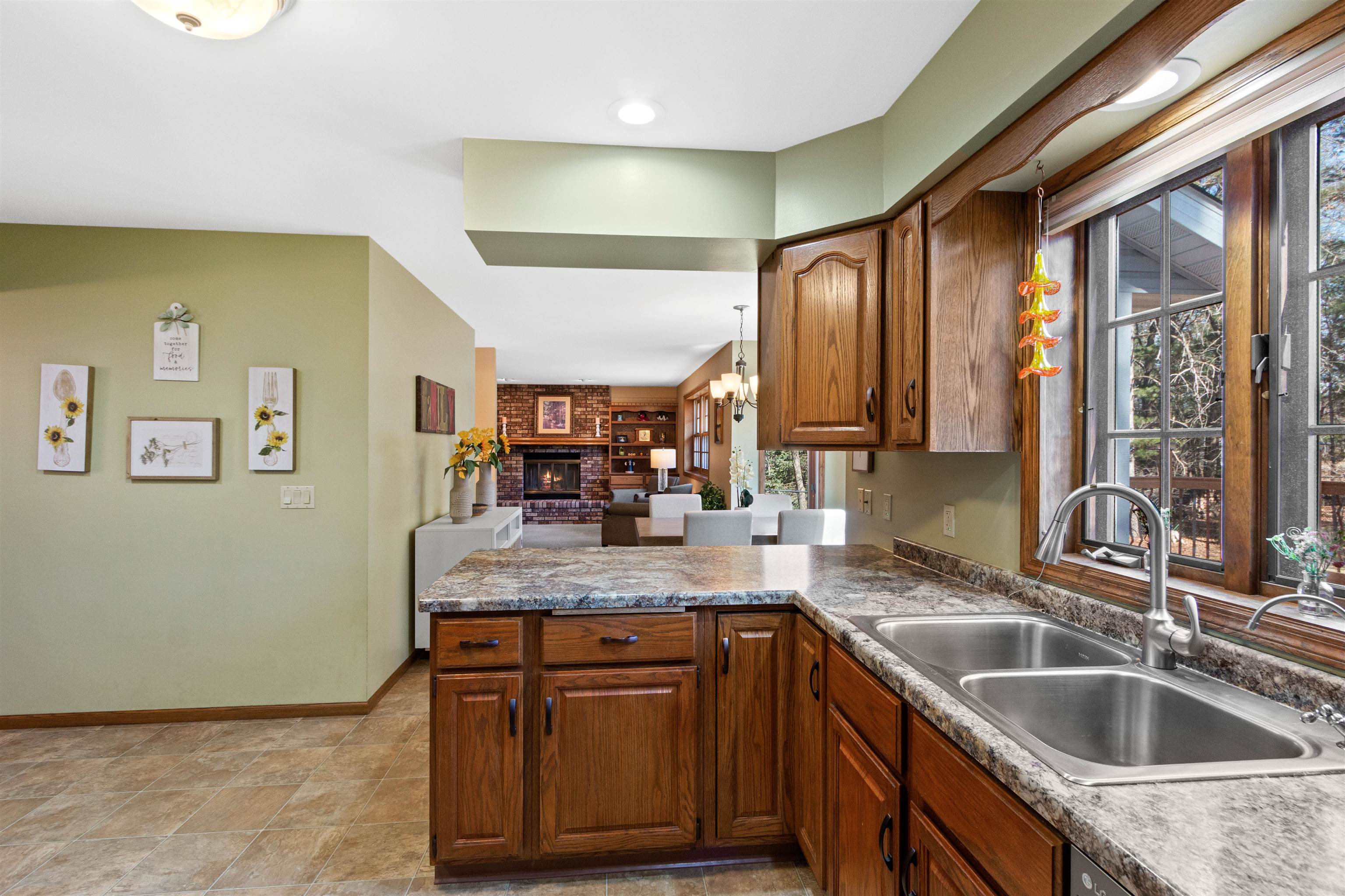 2201 SHADOWVIEW CIRCLE