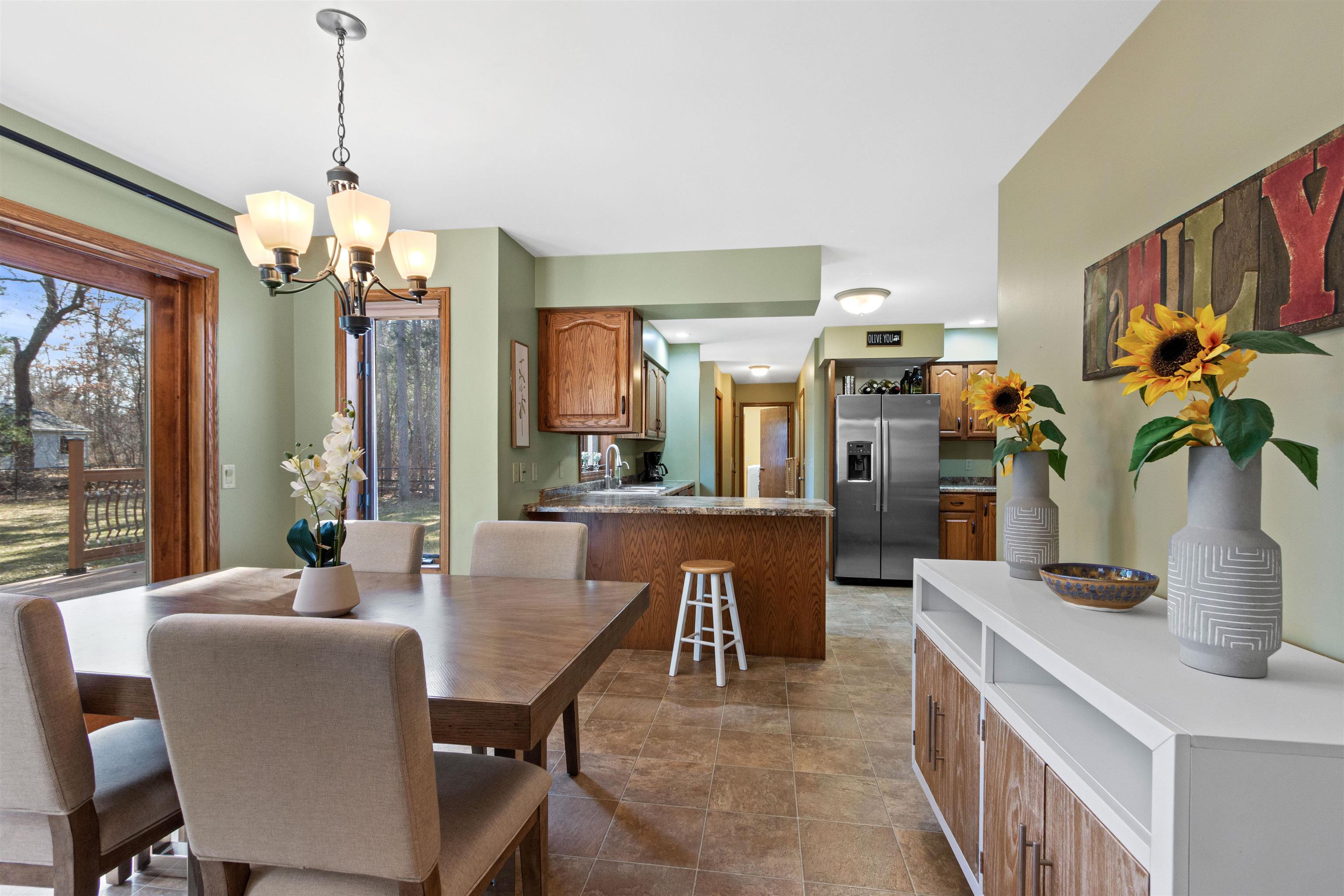 2201 SHADOWVIEW CIRCLE