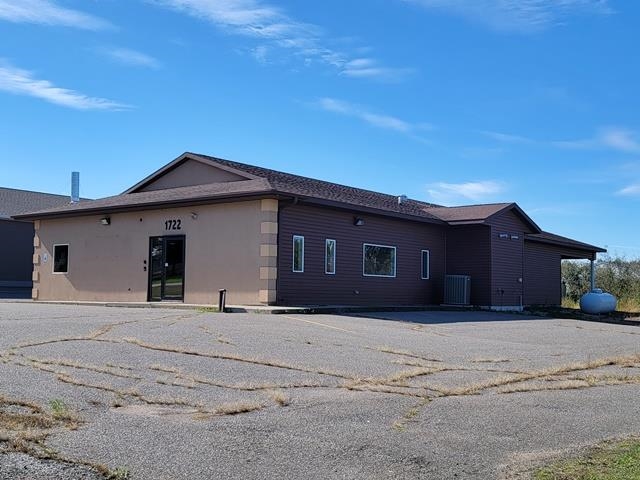 1722 N GALVIN AVENUE, Marshfield, Wisconsin 54449, ,Commercial/industrial,For Sale,1722 N GALVIN AVENUE,22400858