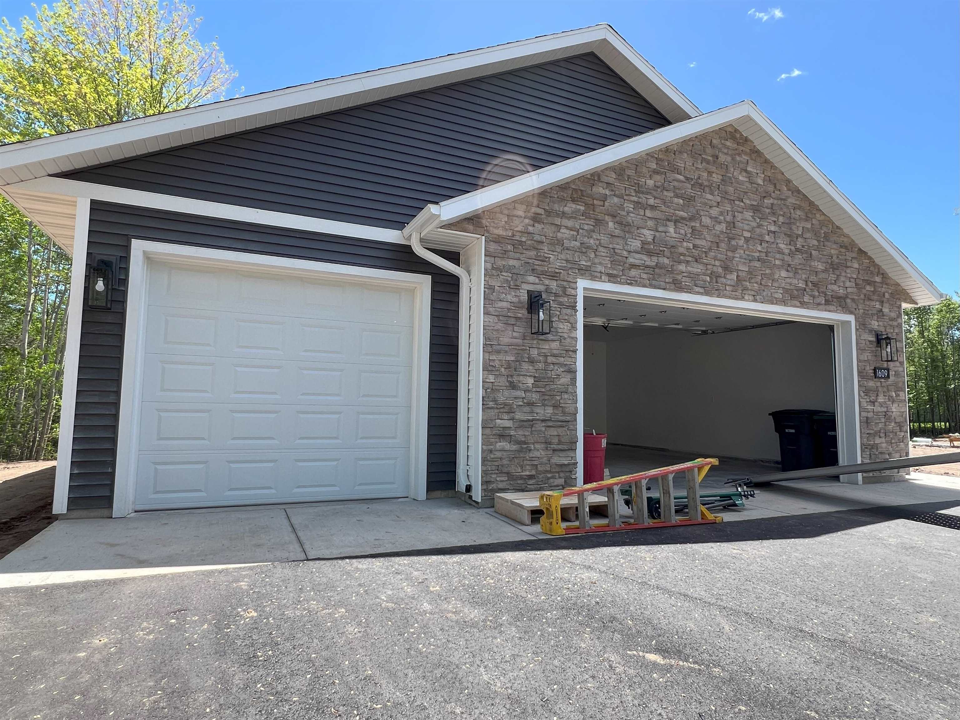 1100 BONETTE LANE, CHILTON, Wisconsin 53014, 4 Bedrooms Bedrooms, ,3 BathroomsBathrooms,Residential,For Sale,1100 BONETTE LANE,22400878