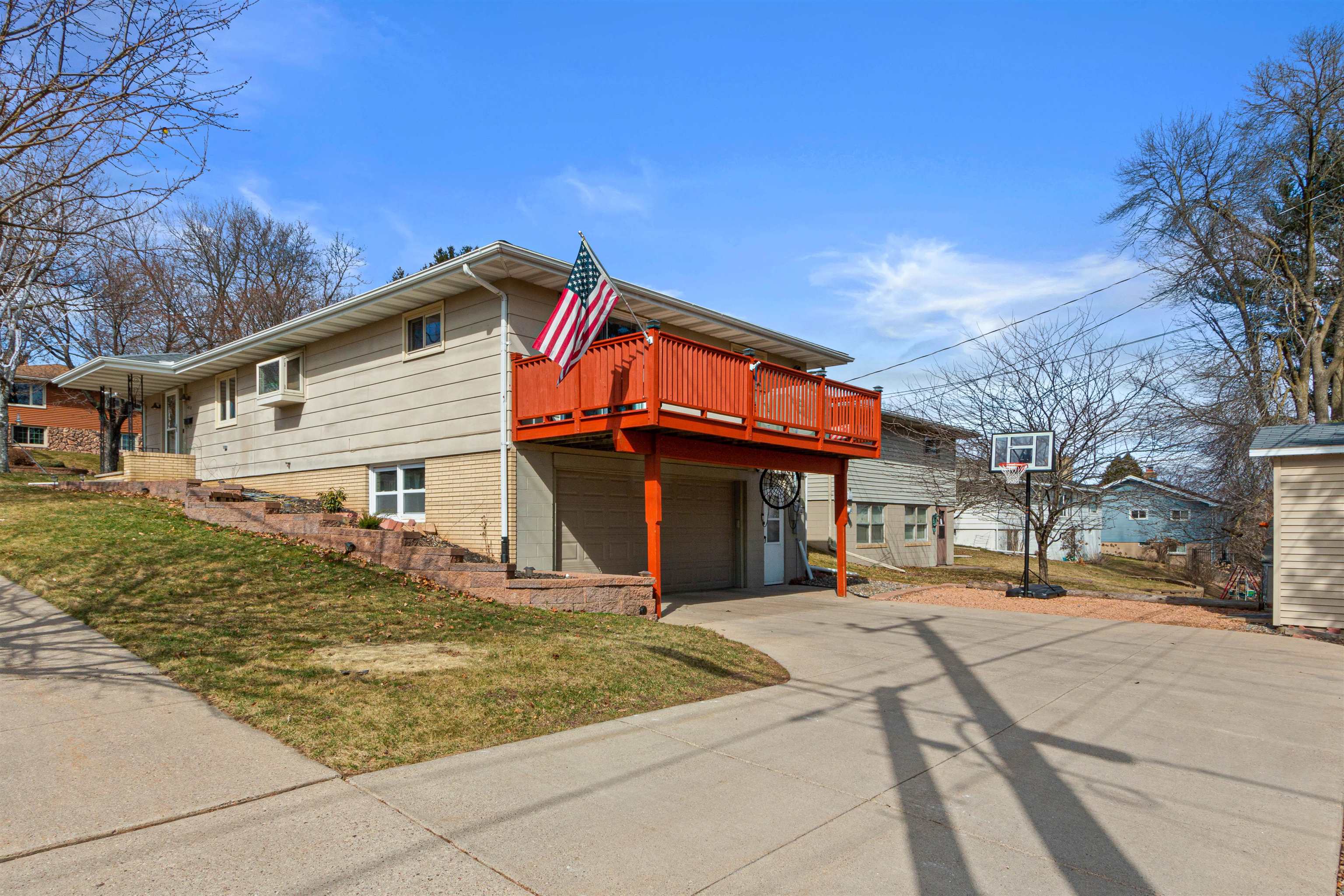 1010 MAPLE STREET