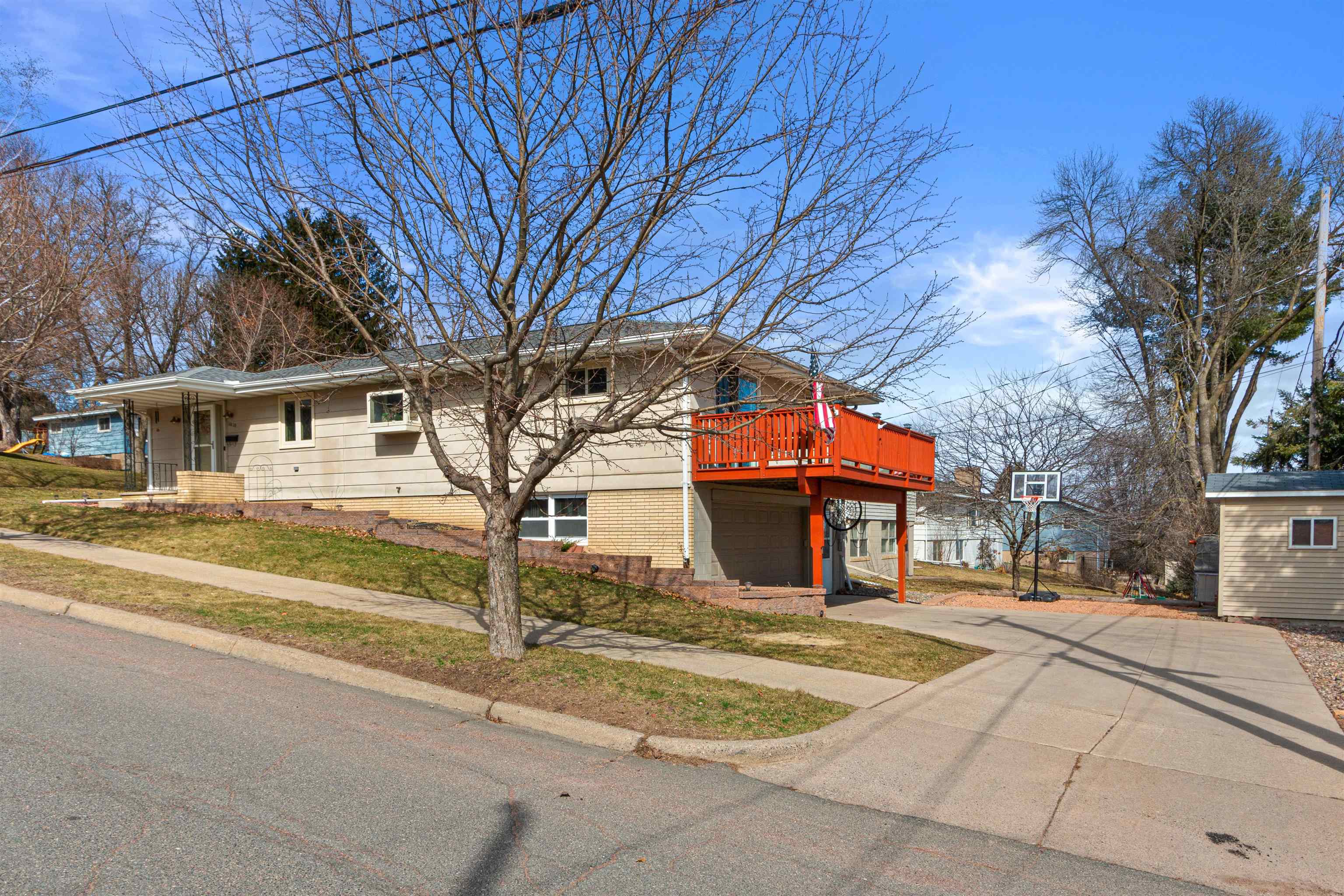 1010 MAPLE STREET