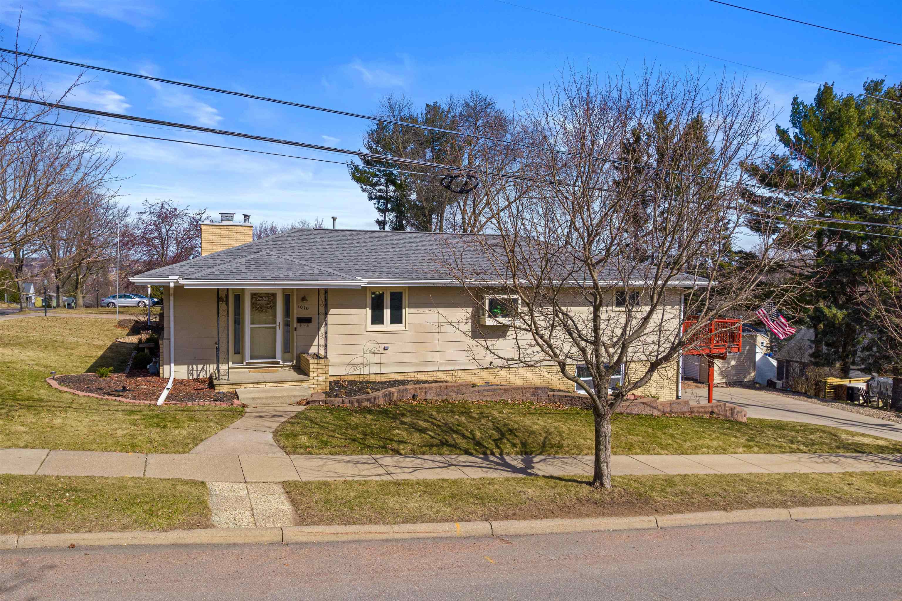 1010 MAPLE STREET