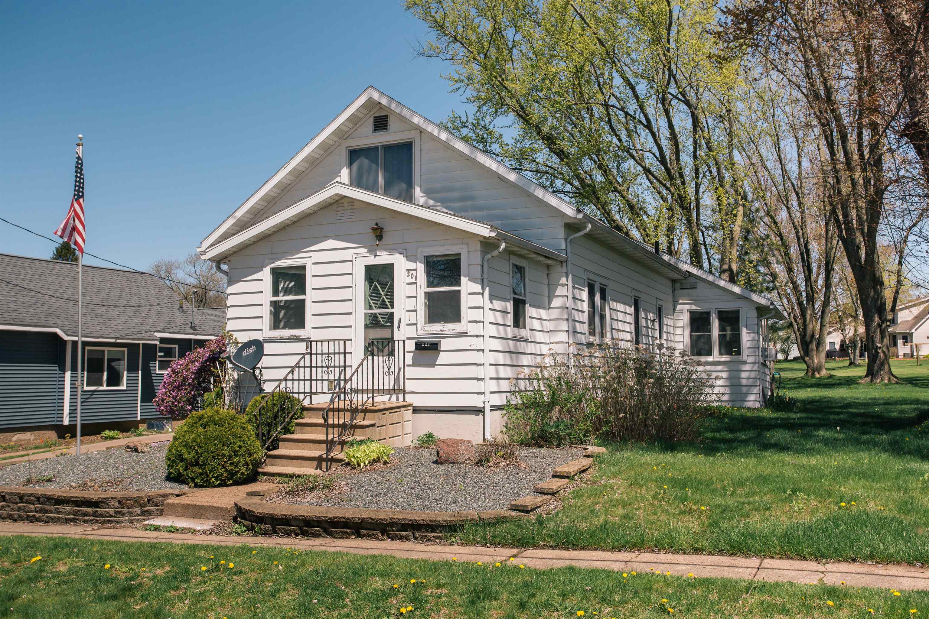 201 E 12TH STREET, Neillsville, Wisconsin 54456, 3 Bedrooms Bedrooms, ,1 BathroomBathrooms,Residential,For Sale,201 E 12TH STREET,22401709