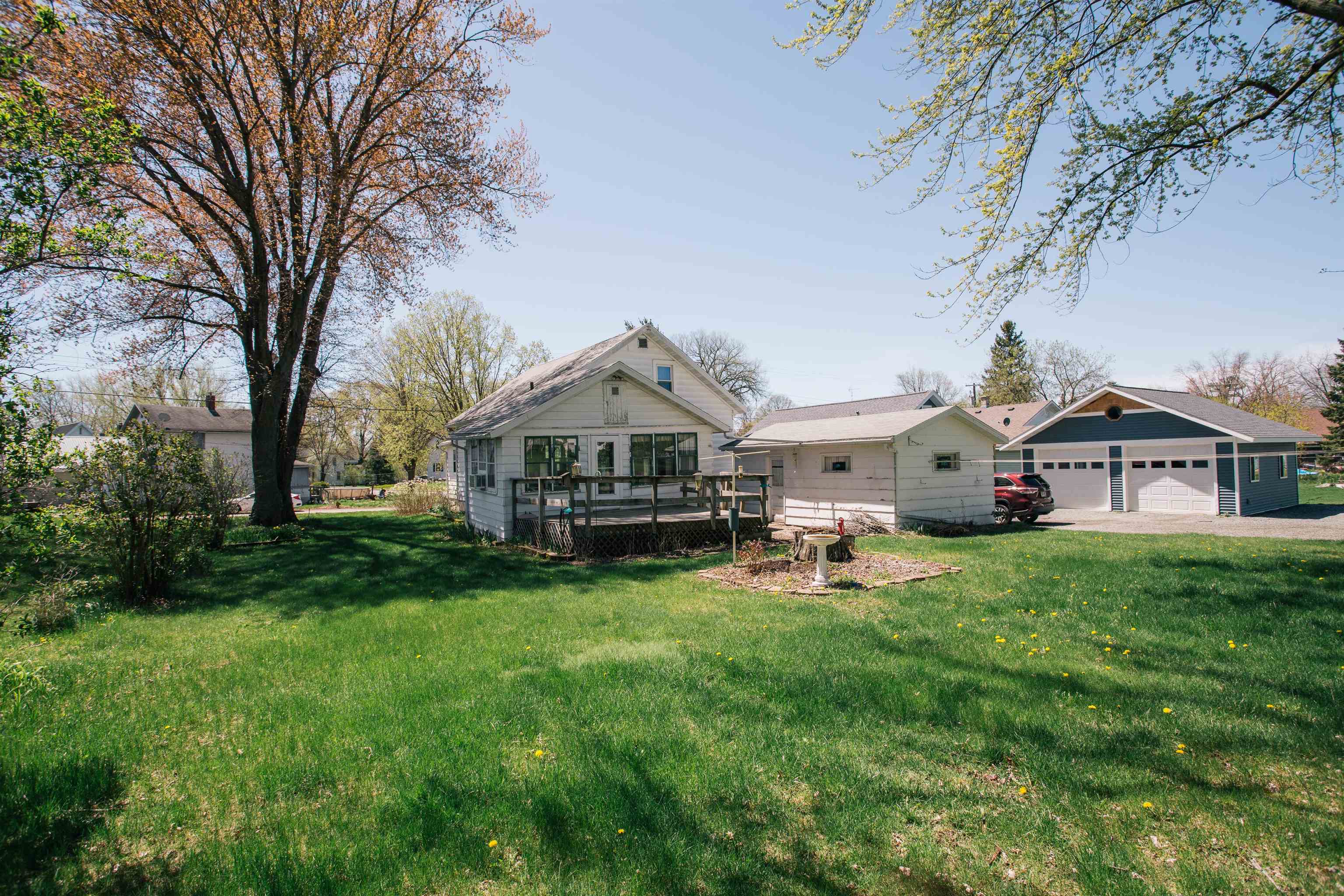 201 E 12TH STREET, Neillsville, Wisconsin 54456, 3 Bedrooms Bedrooms, ,1 BathroomBathrooms,Residential,For Sale,201 E 12TH STREET,22401709
