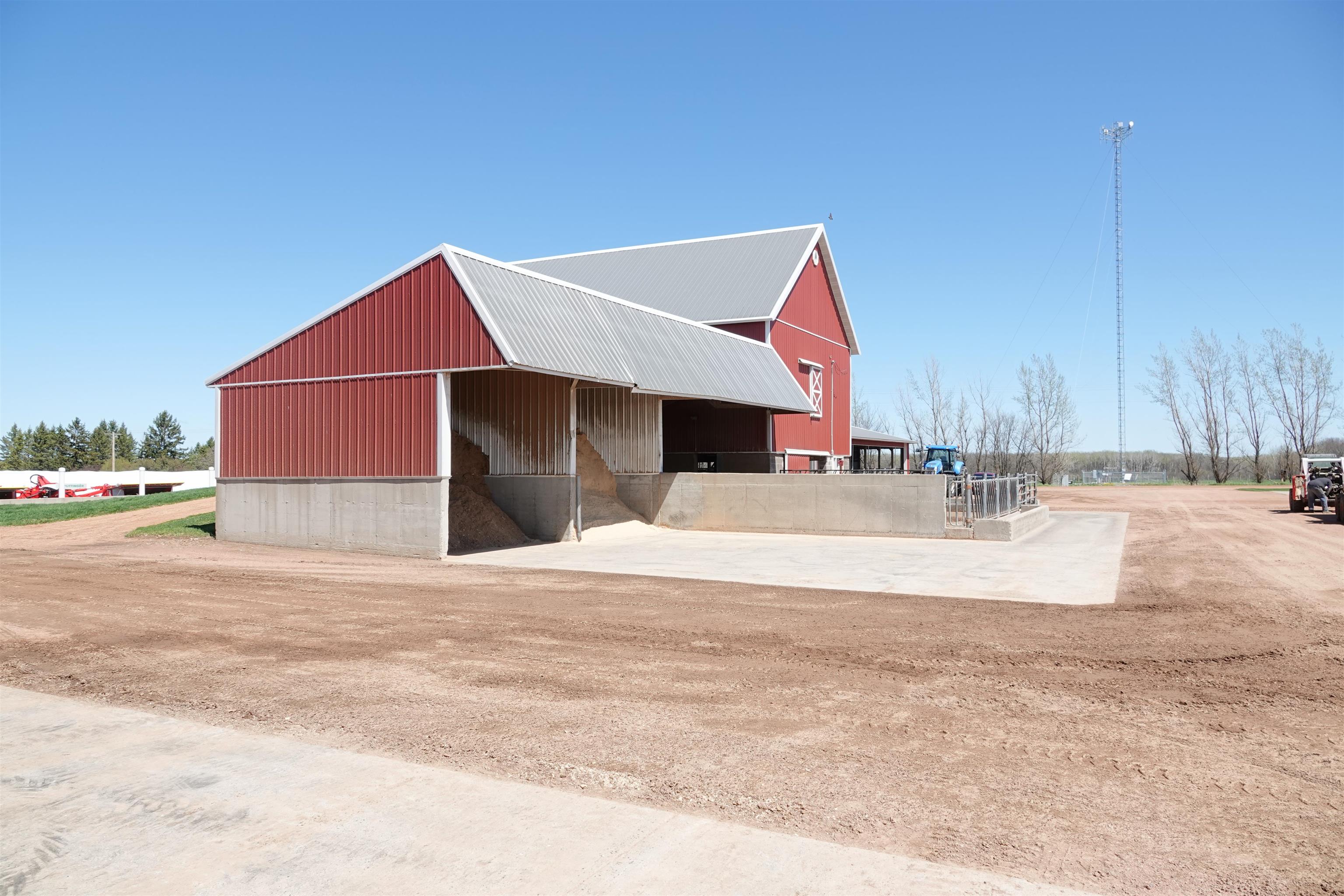 202580 N FREY AVENUE, Marshfield, Wisconsin 54449, 2 Bedrooms Bedrooms, ,2 BathroomsBathrooms,Farm/agriculture,For Sale,202580 N FREY AVENUE,22401732