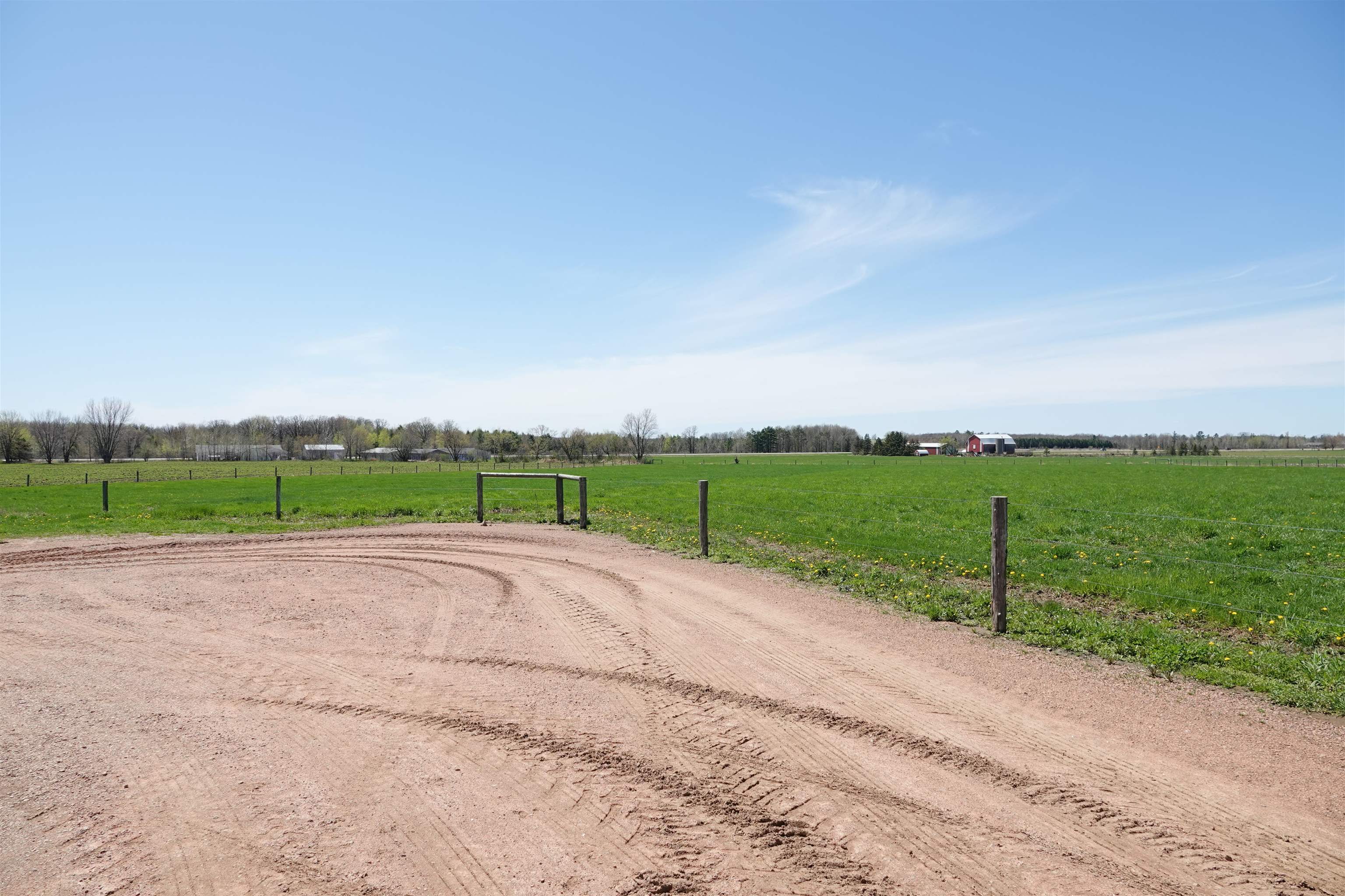 202580 N FREY AVENUE, Marshfield, Wisconsin 54449, 2 Bedrooms Bedrooms, ,2 BathroomsBathrooms,Farm/agriculture,For Sale,202580 N FREY AVENUE,22401732