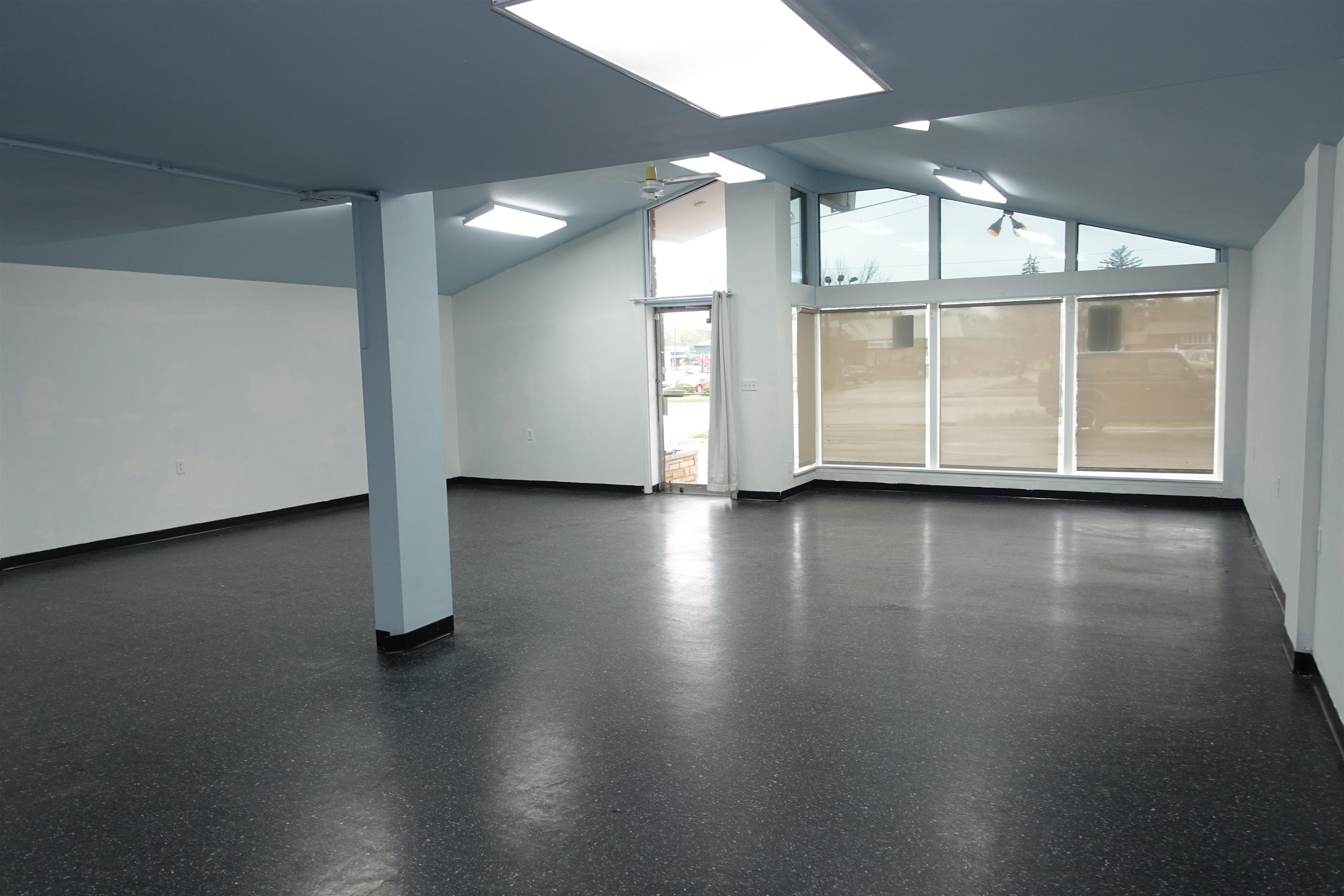 257 DIVISION STREET, Stevens Point, Wisconsin 54481, ,Commercial/industrial,For Rent,257 DIVISION STREET,22401971