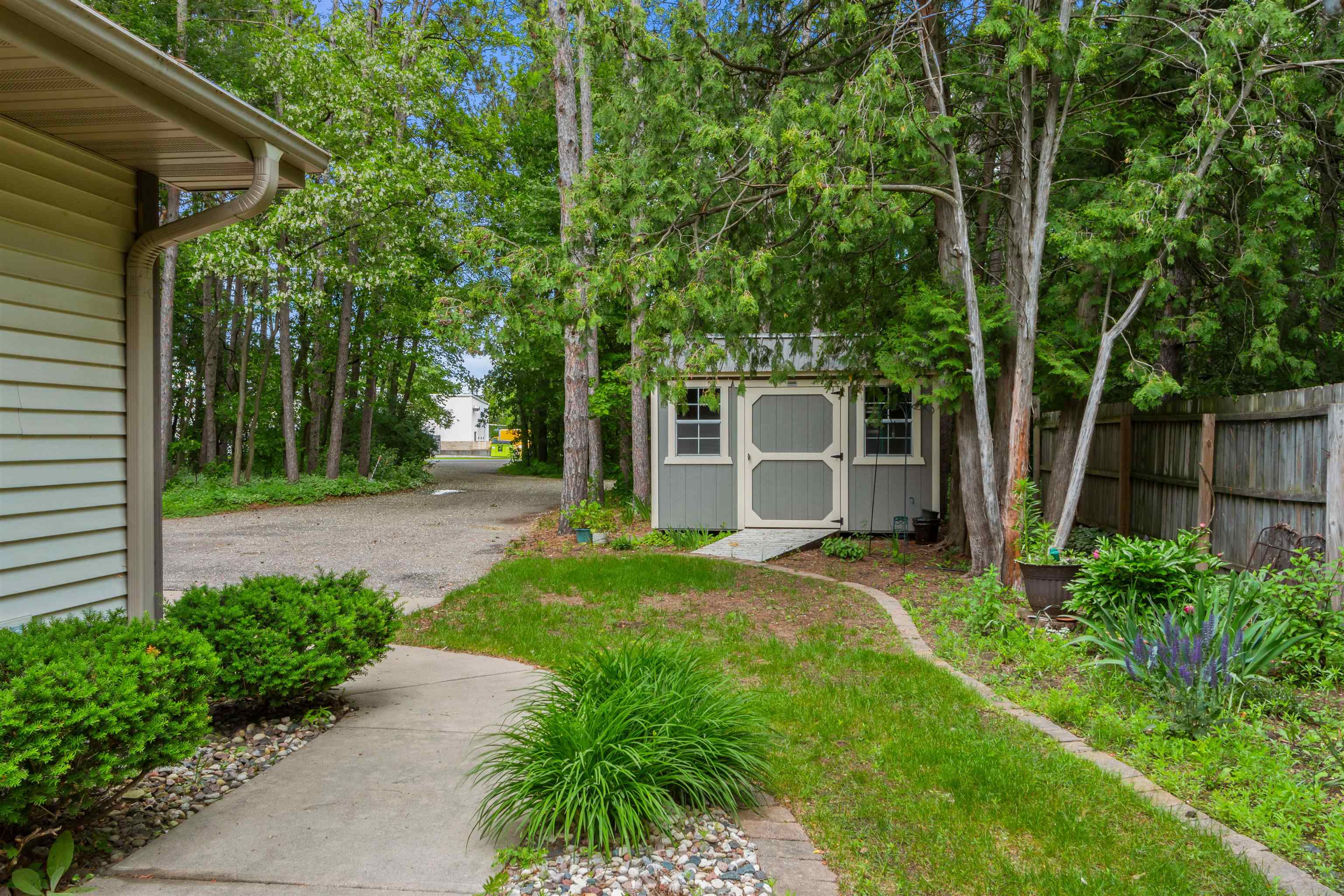 2911 RAINBOW DRIVE